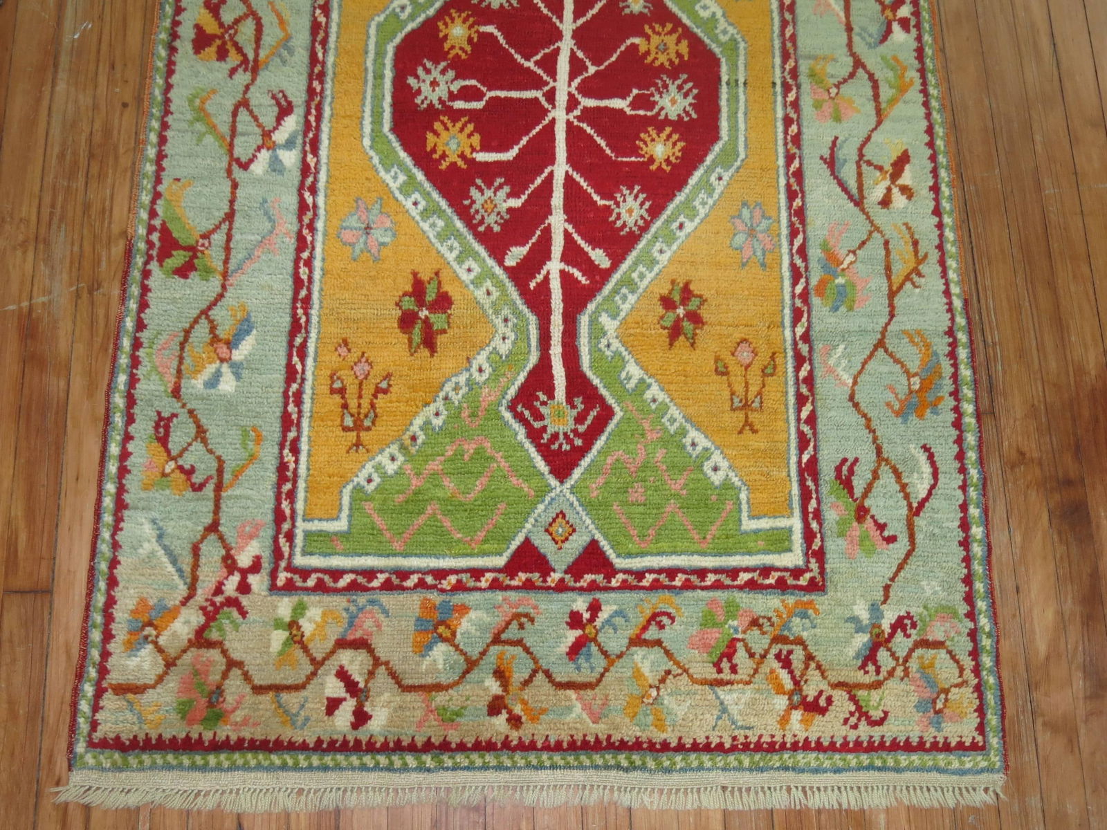 Early 20th Century Antique Turkish Ghiordes Rug - 4