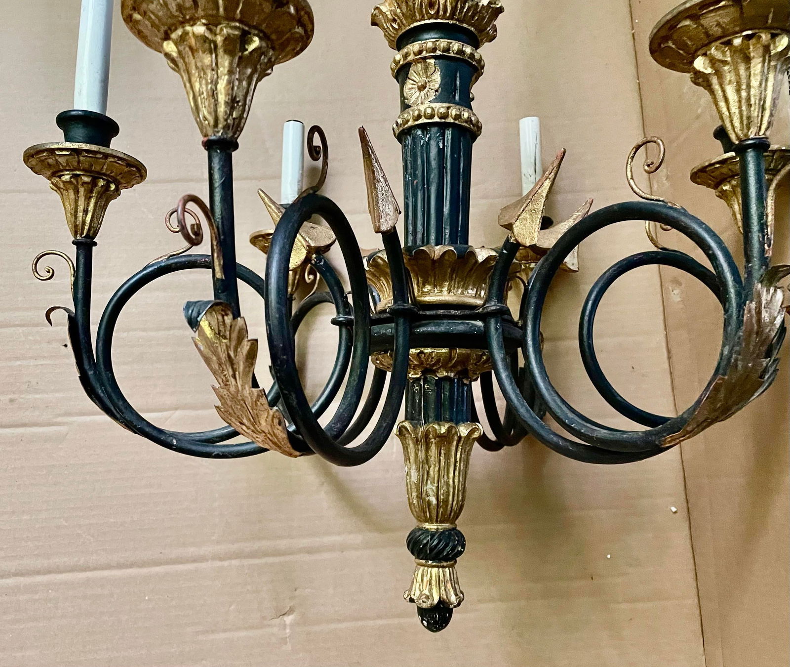 Mid 20th Century Neoclassic Arrow Italian Hand Carved Black Gold Painted Wood 6 Light Chandelier - 5
