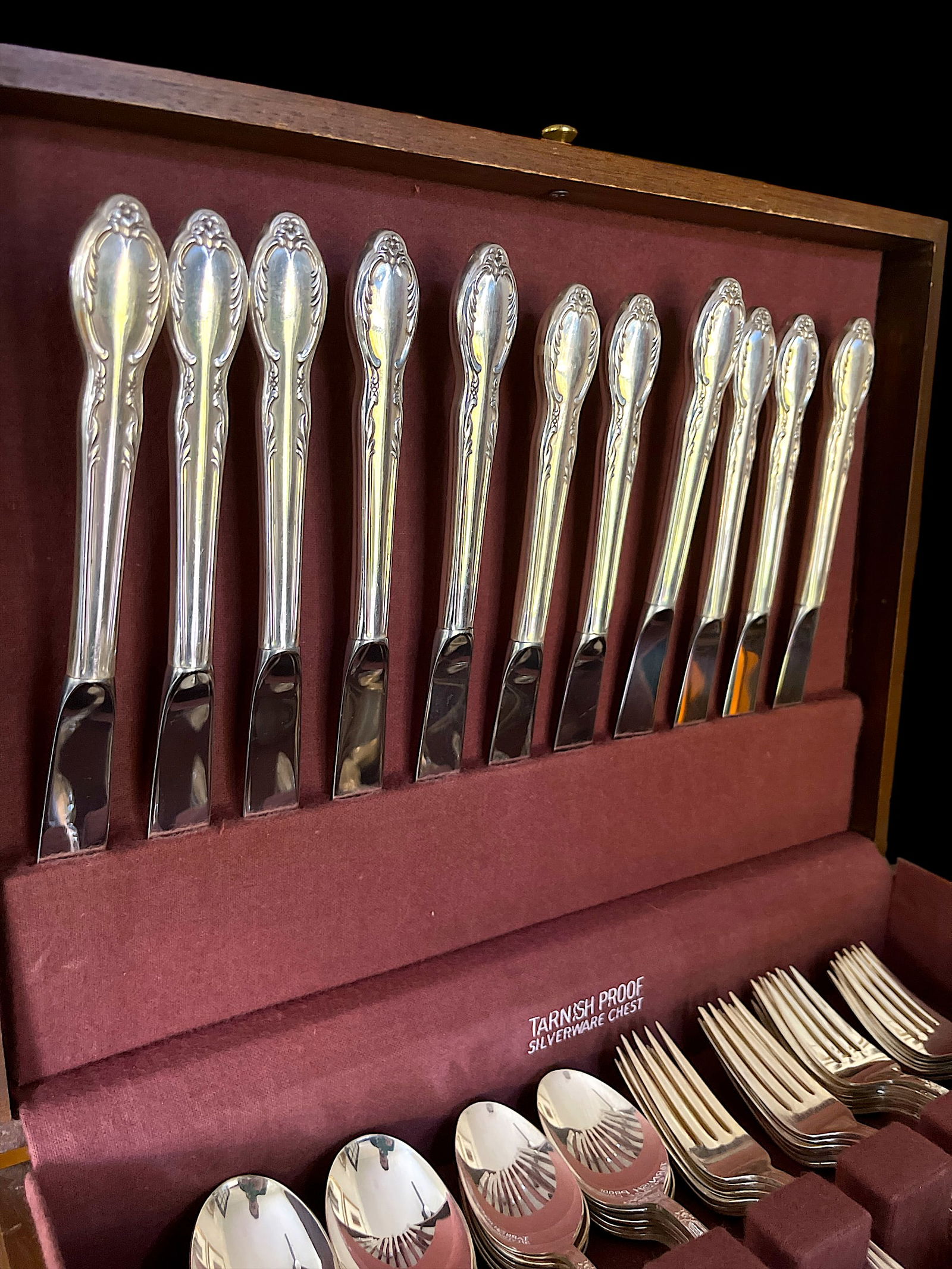 Vintage Rogers "Royal Manor" Silver Plate Flatware Service for 10 to 12 "” 62 Pieces - 6