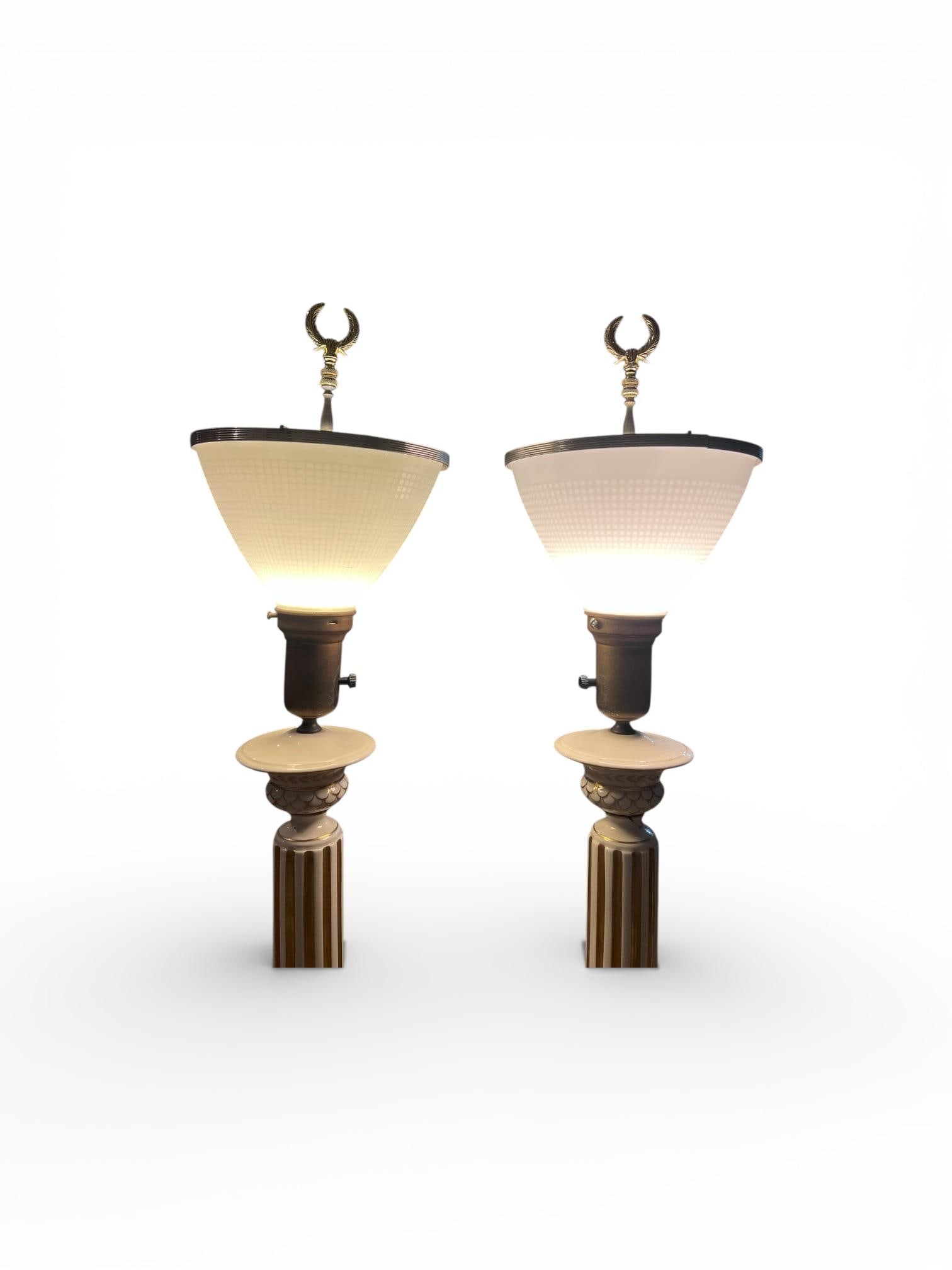 1970s Pair of Corinthian Column Lamps With Glass Shades. - 5