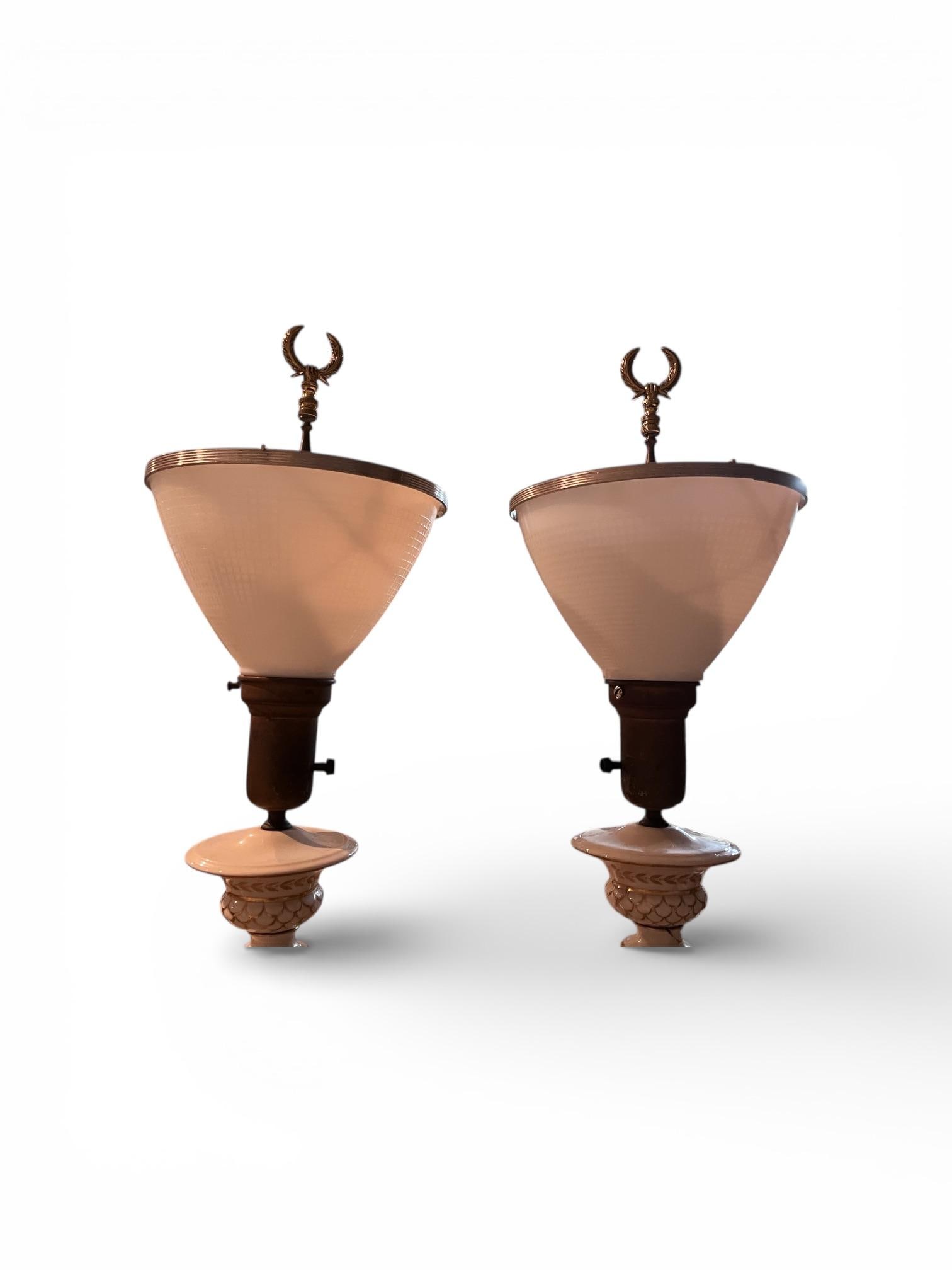 1970s Pair of Corinthian Column Lamps With Glass Shades. - 6