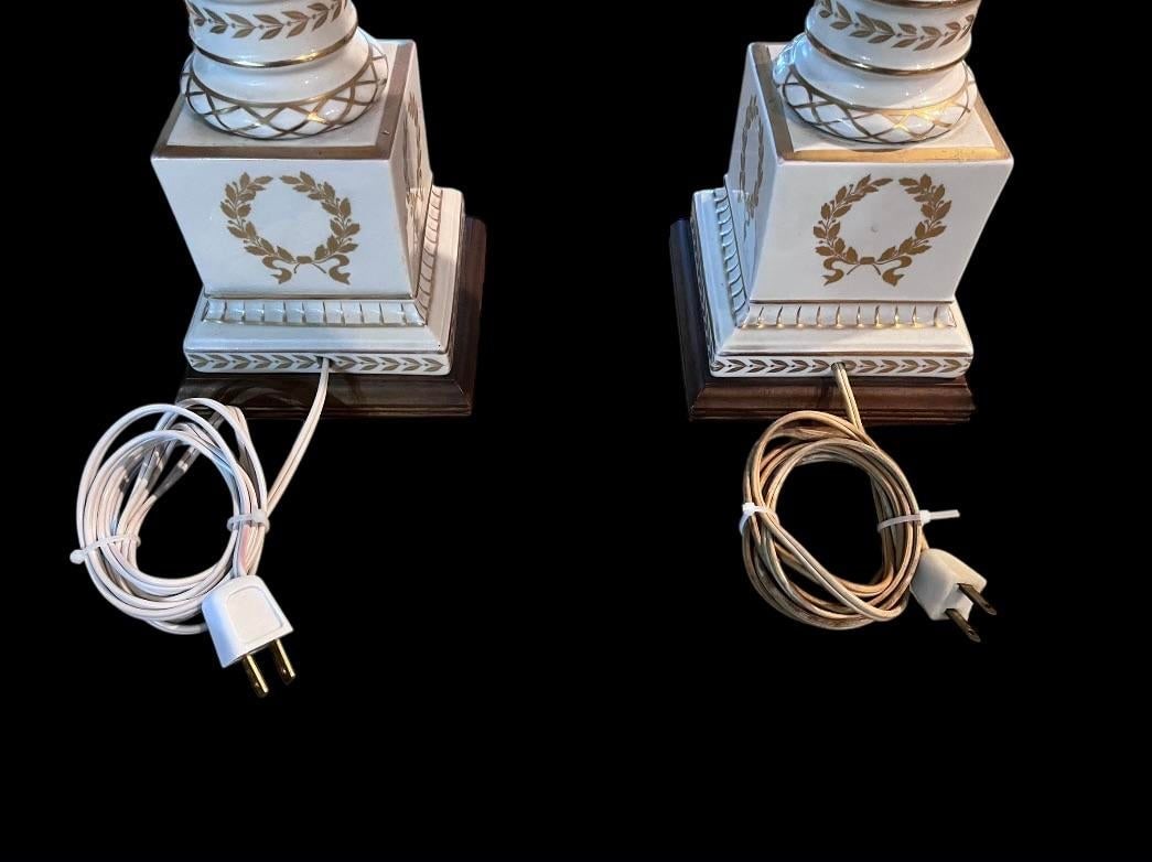 1970s Pair of Corinthian Column Lamps With Glass Shades. - 9