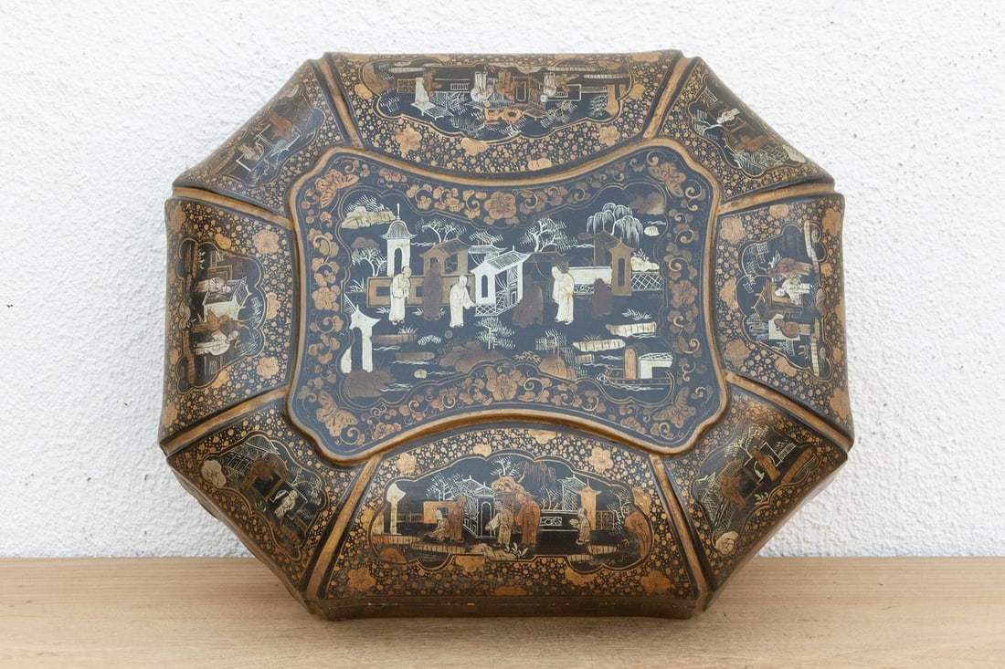 Large Vintage Black & Gold Chinoiserie Box - 5