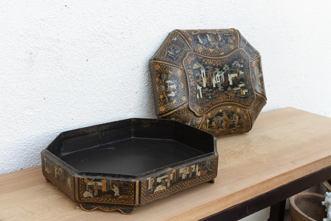 Large Vintage Black & Gold Chinoiserie Box - 7