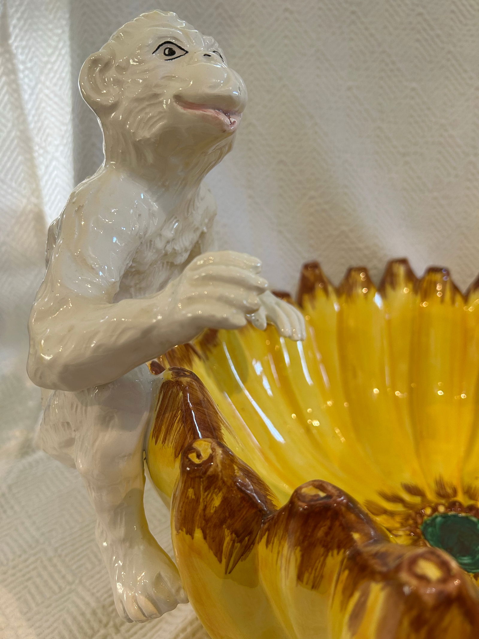 1980's Horchow Italian Majolica Ceramic Monkey and Banana Bowl - 3