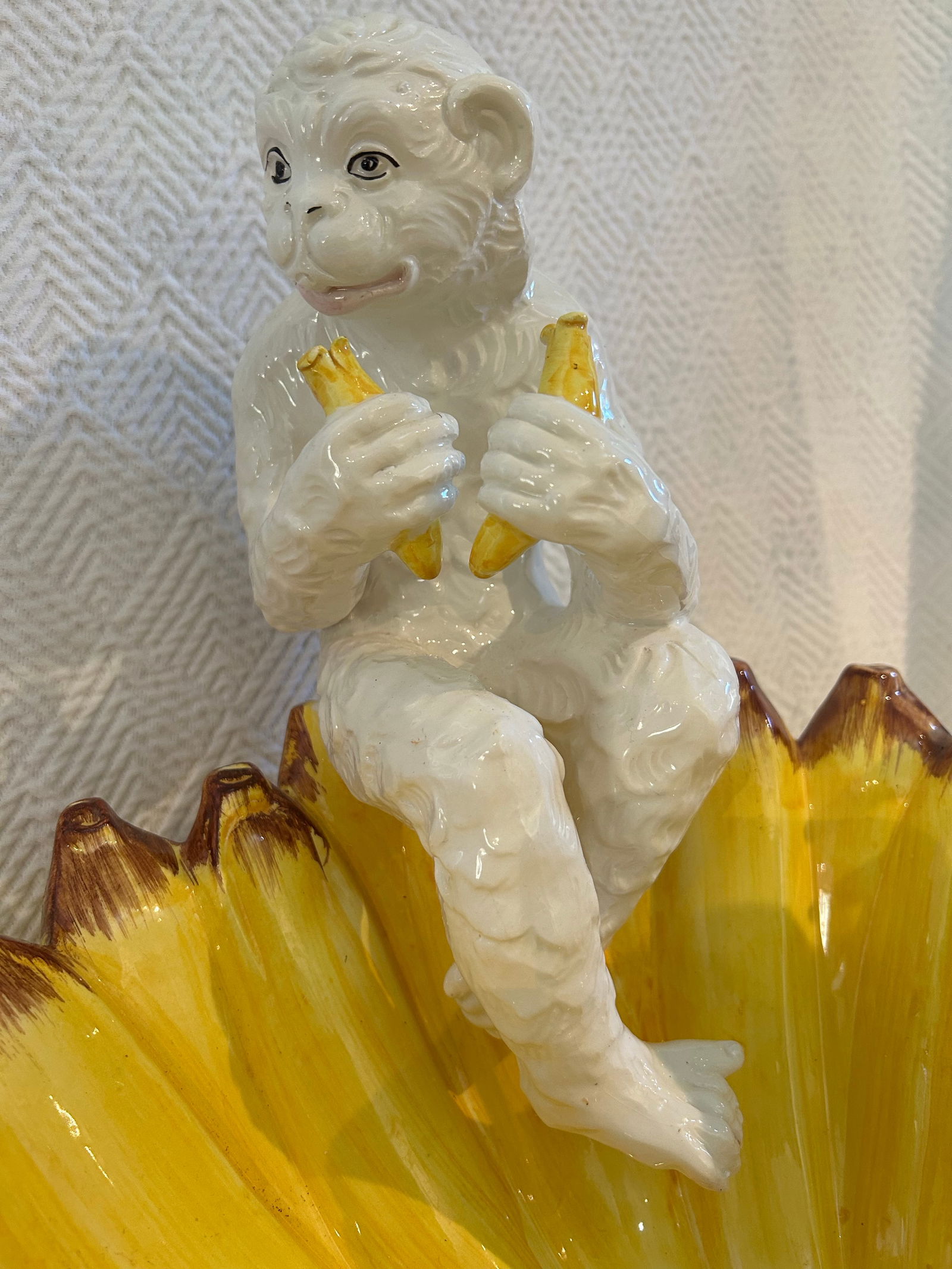 1980's Horchow Italian Majolica Ceramic Monkey and Banana Bowl - 4