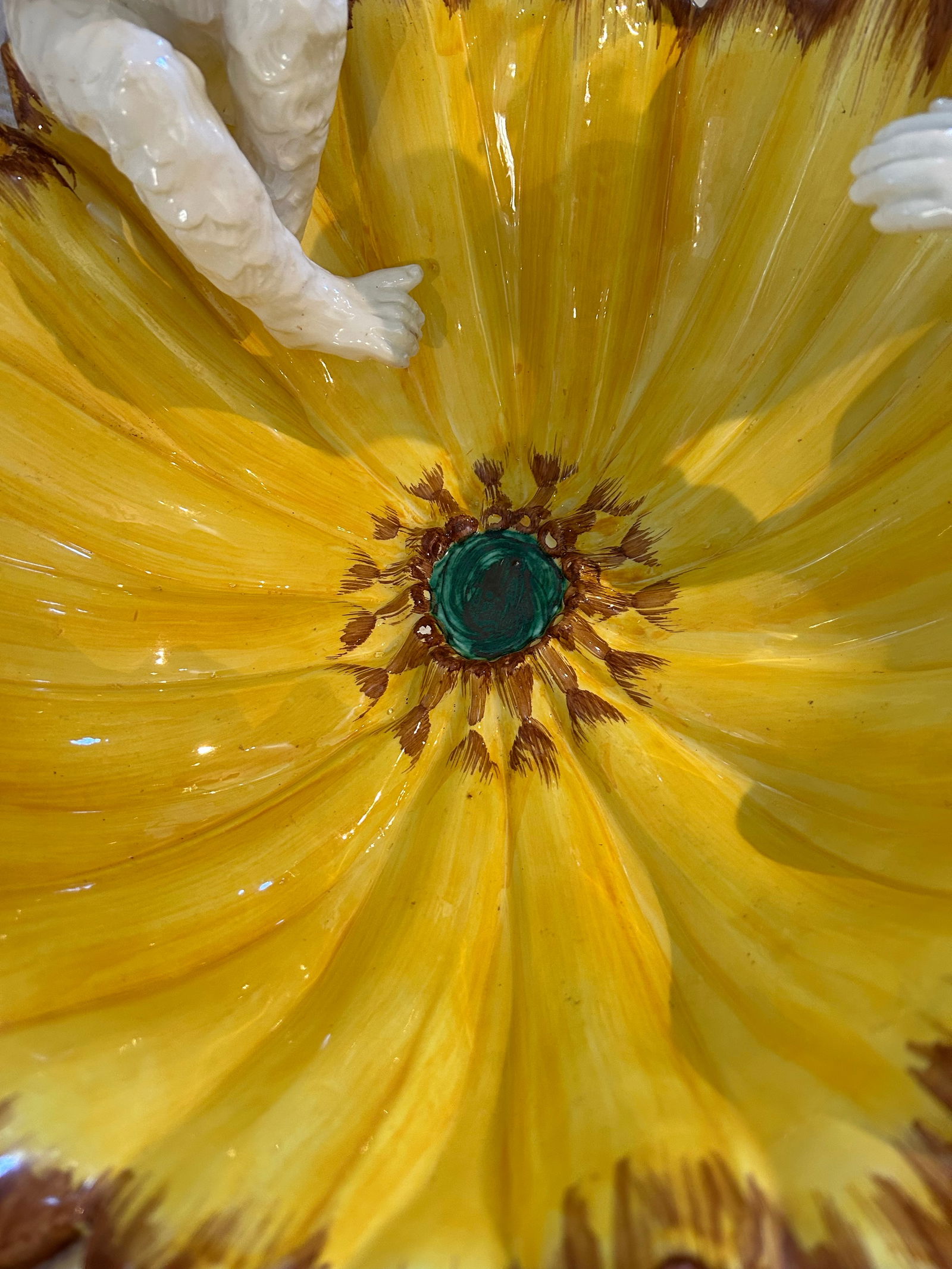 1980's Horchow Italian Majolica Ceramic Monkey and Banana Bowl - 9