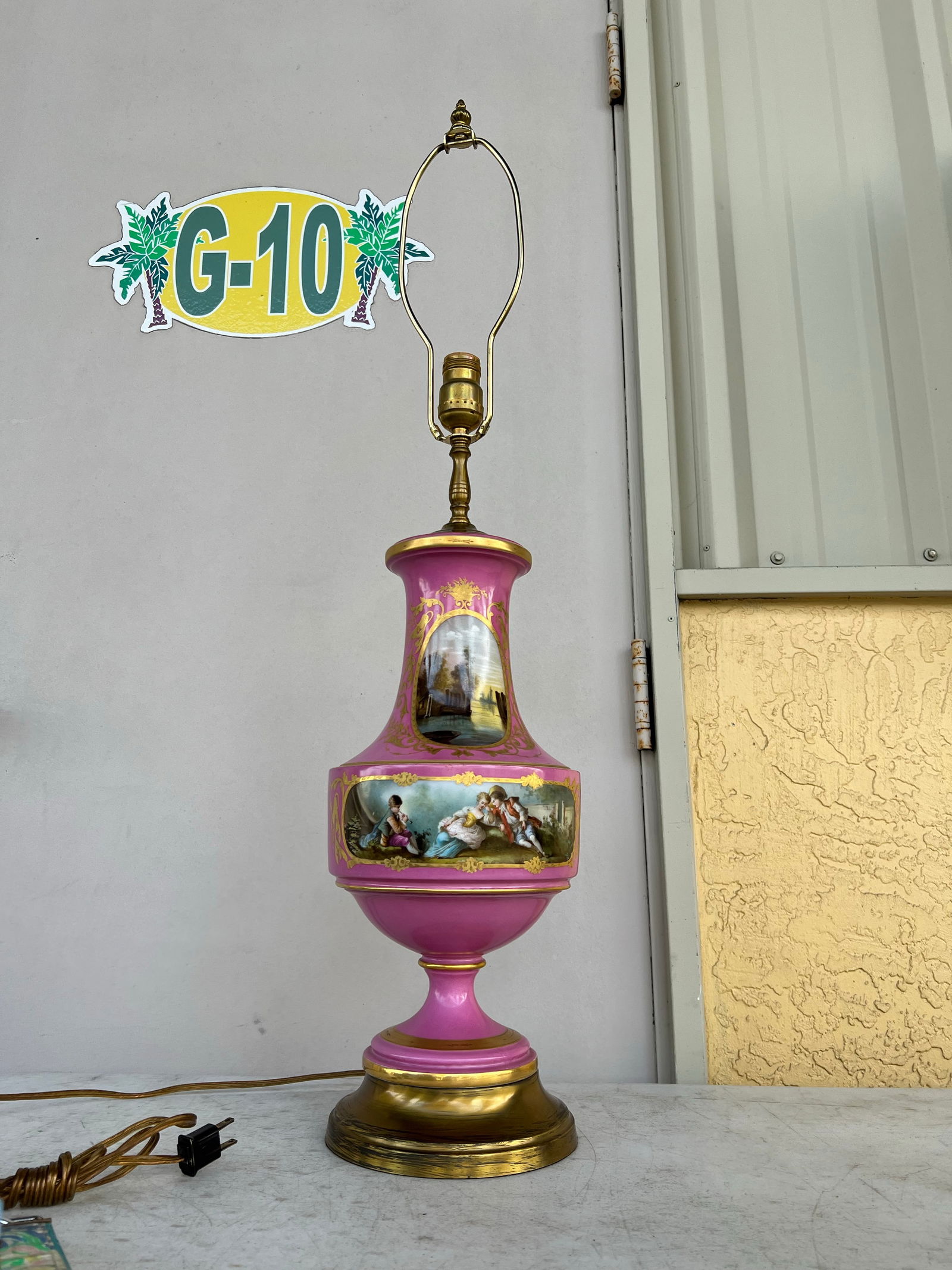 Antique Boucher Sèvres Style Table Lamp With Shade - 10