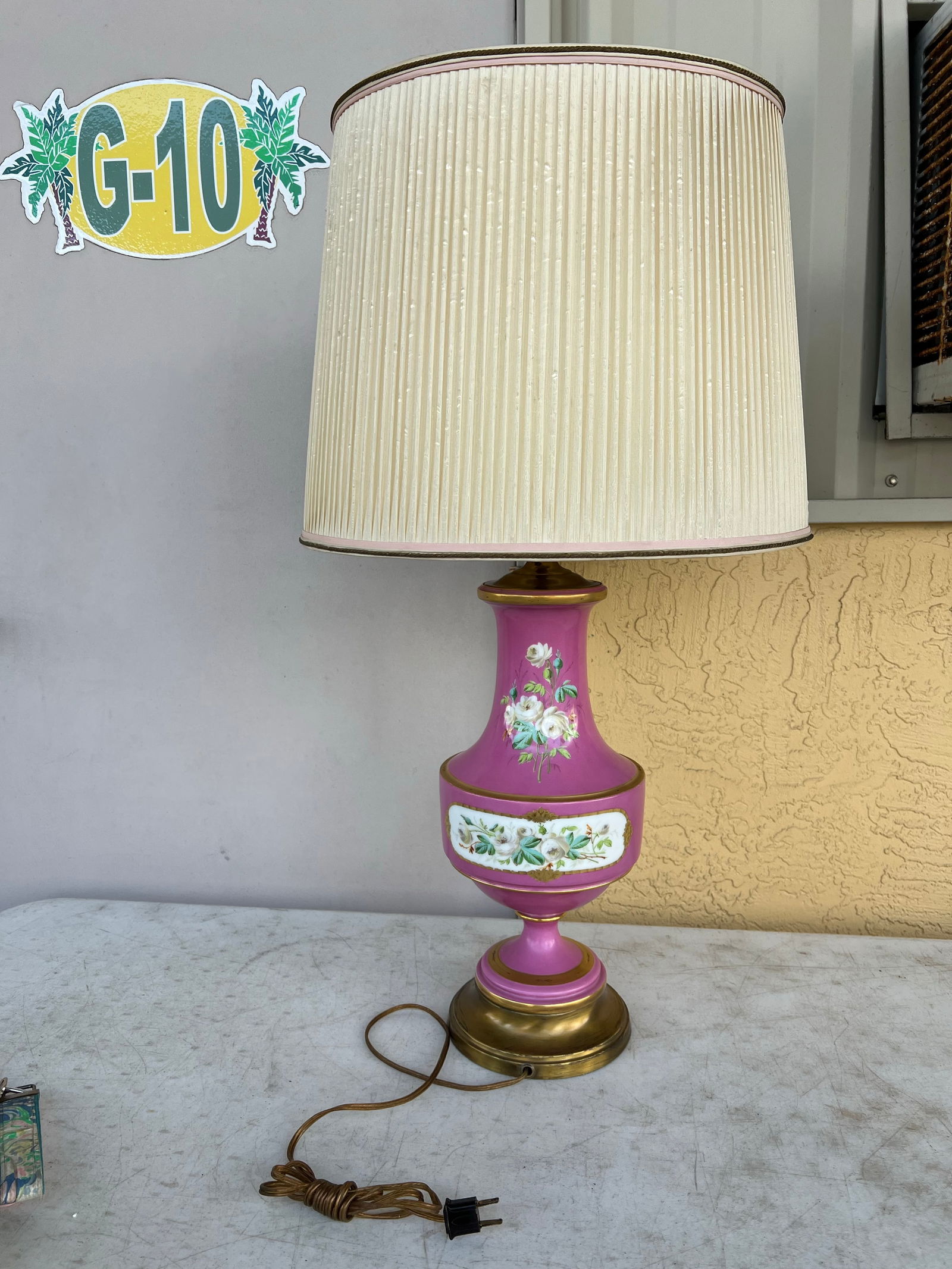 Antique Boucher Sèvres Style Table Lamp With Shade - 2