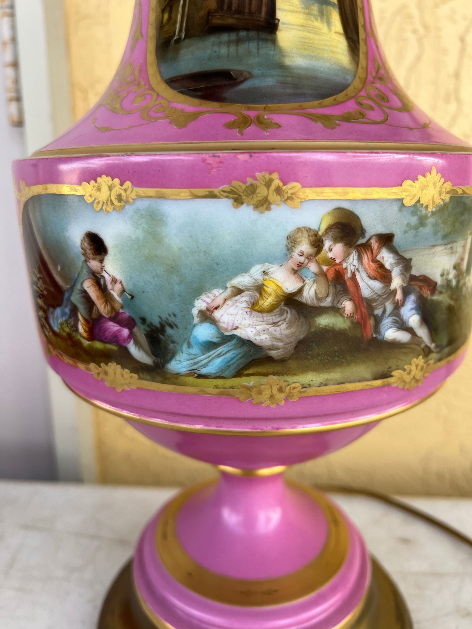Antique Boucher Sèvres Style Table Lamp With Shade - 7