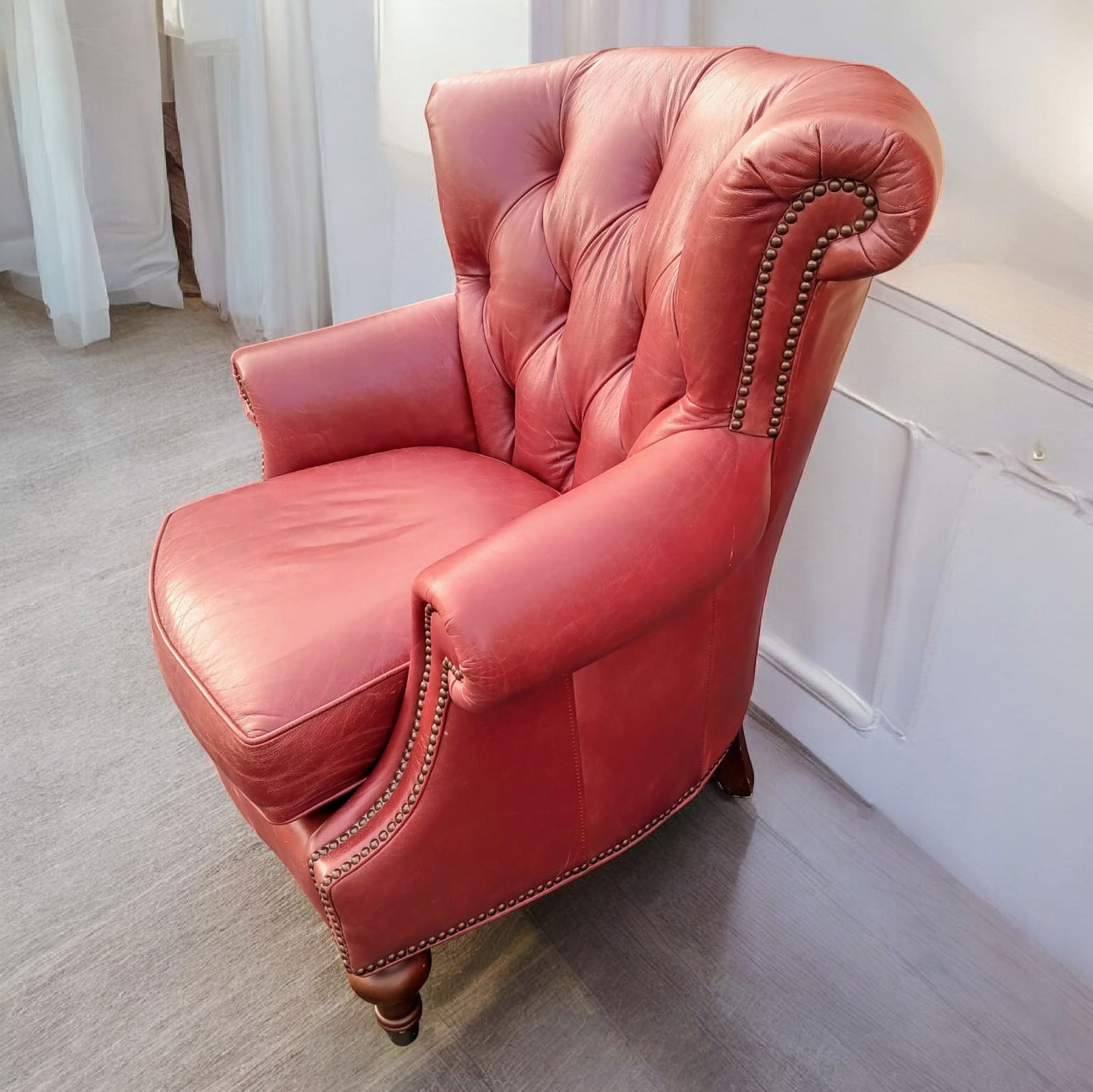 A Timeless Classic: The Vintage Chesterfield Genuine Leather Wingback Chair by Largo - 6