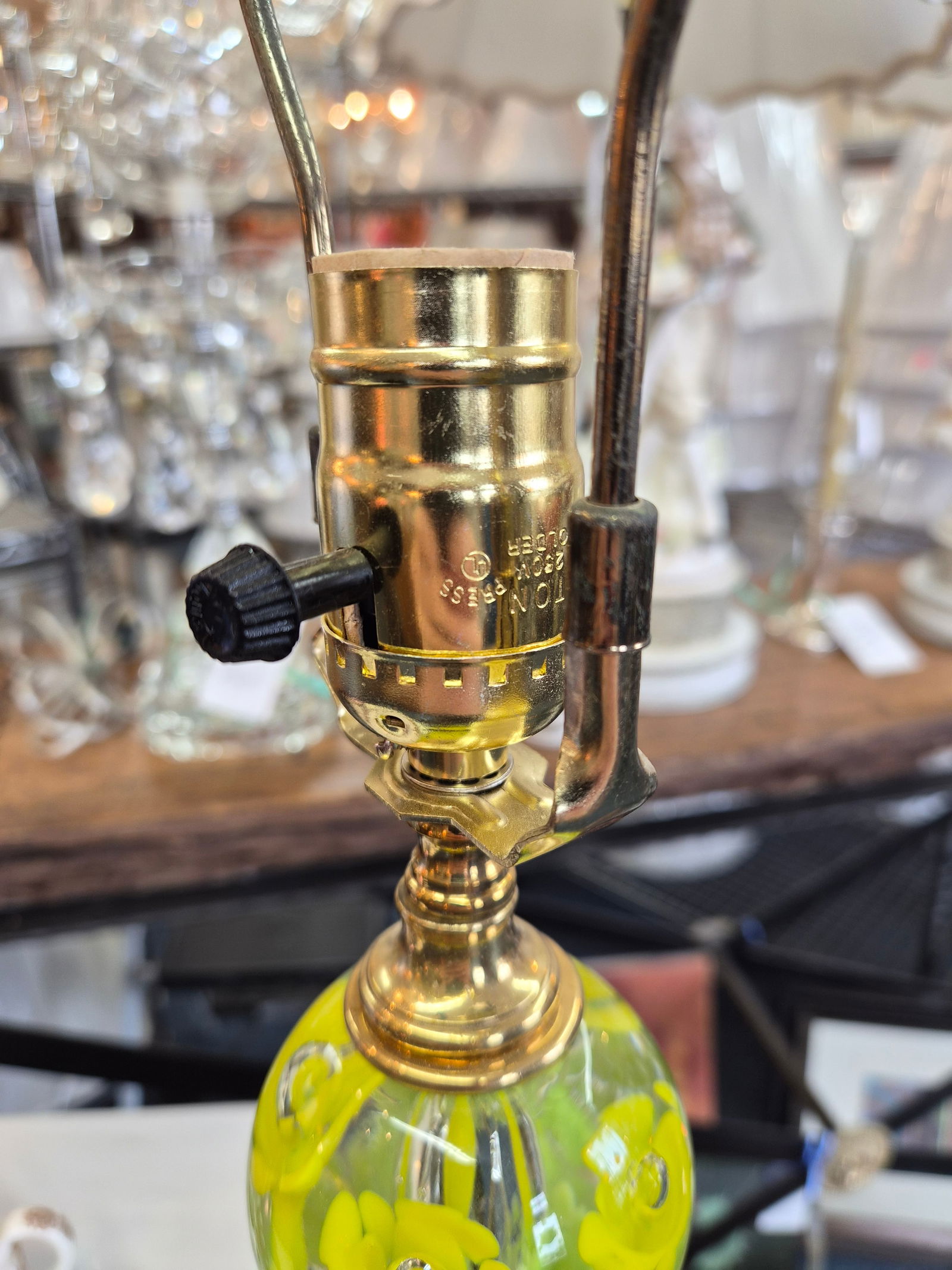 1960s St. Clair Paperweight Glass Company Lamp - 9
