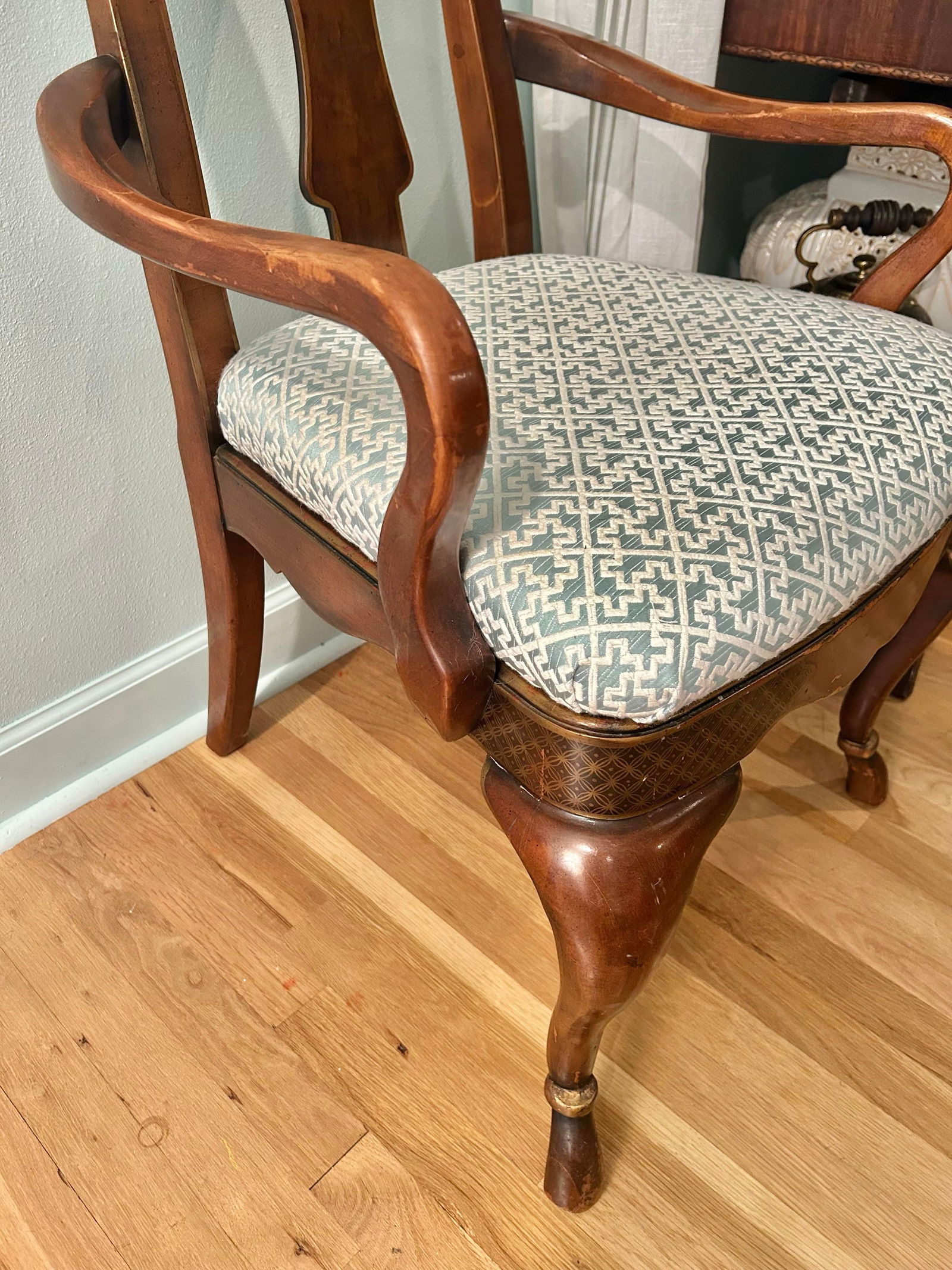 Late 20th Century Queen Anne Armchair Attributed to Drexel Heritage - 7