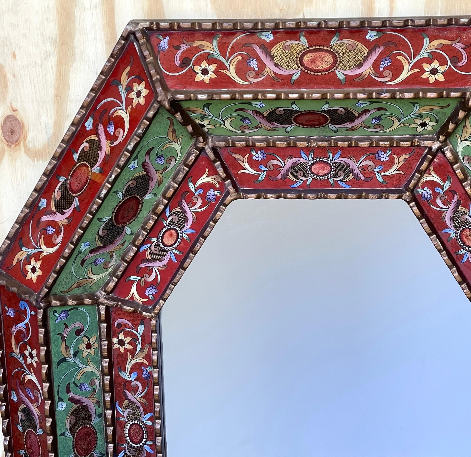 Spanish Colonial Style Giltwood and Verre Églomisé Mirror - 13