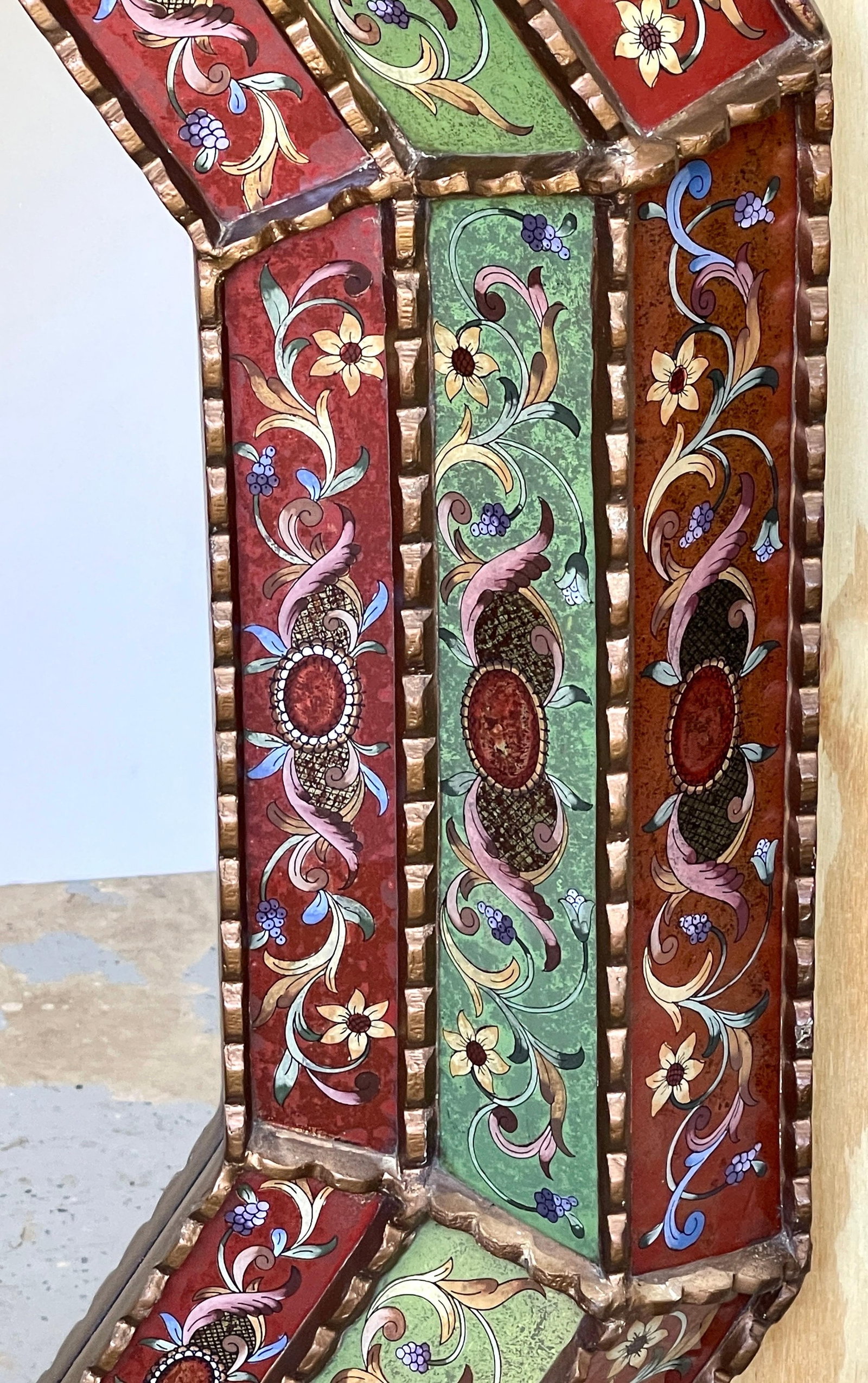 Spanish Colonial Style Giltwood and Verre Églomisé Mirror - 18