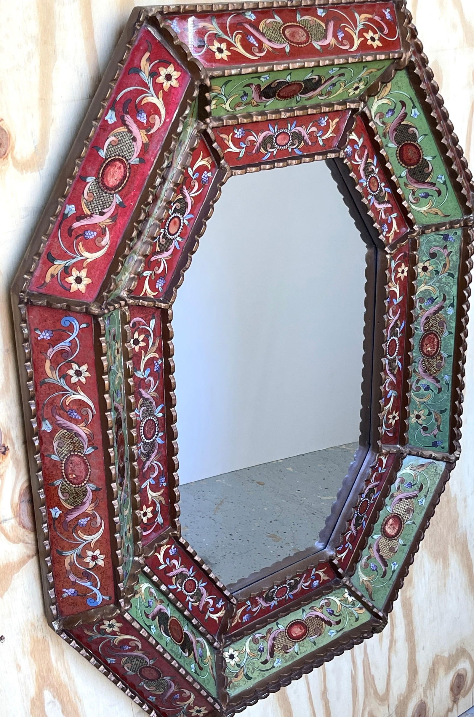 Spanish Colonial Style Giltwood and Verre Églomisé Mirror - 8