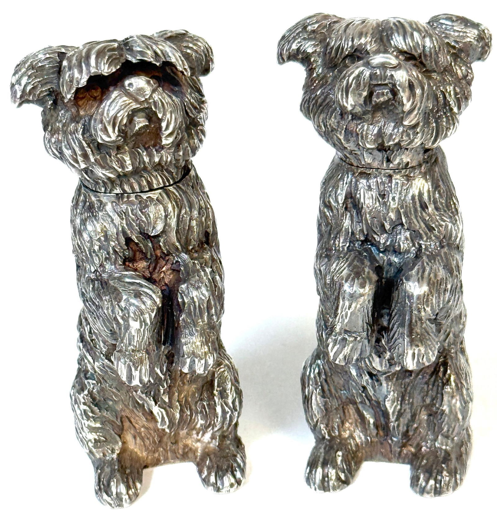 Pair Edwardian Sterling Terrier Salt & Pepper London, Jonathan Howell, 1906/1913 - 2