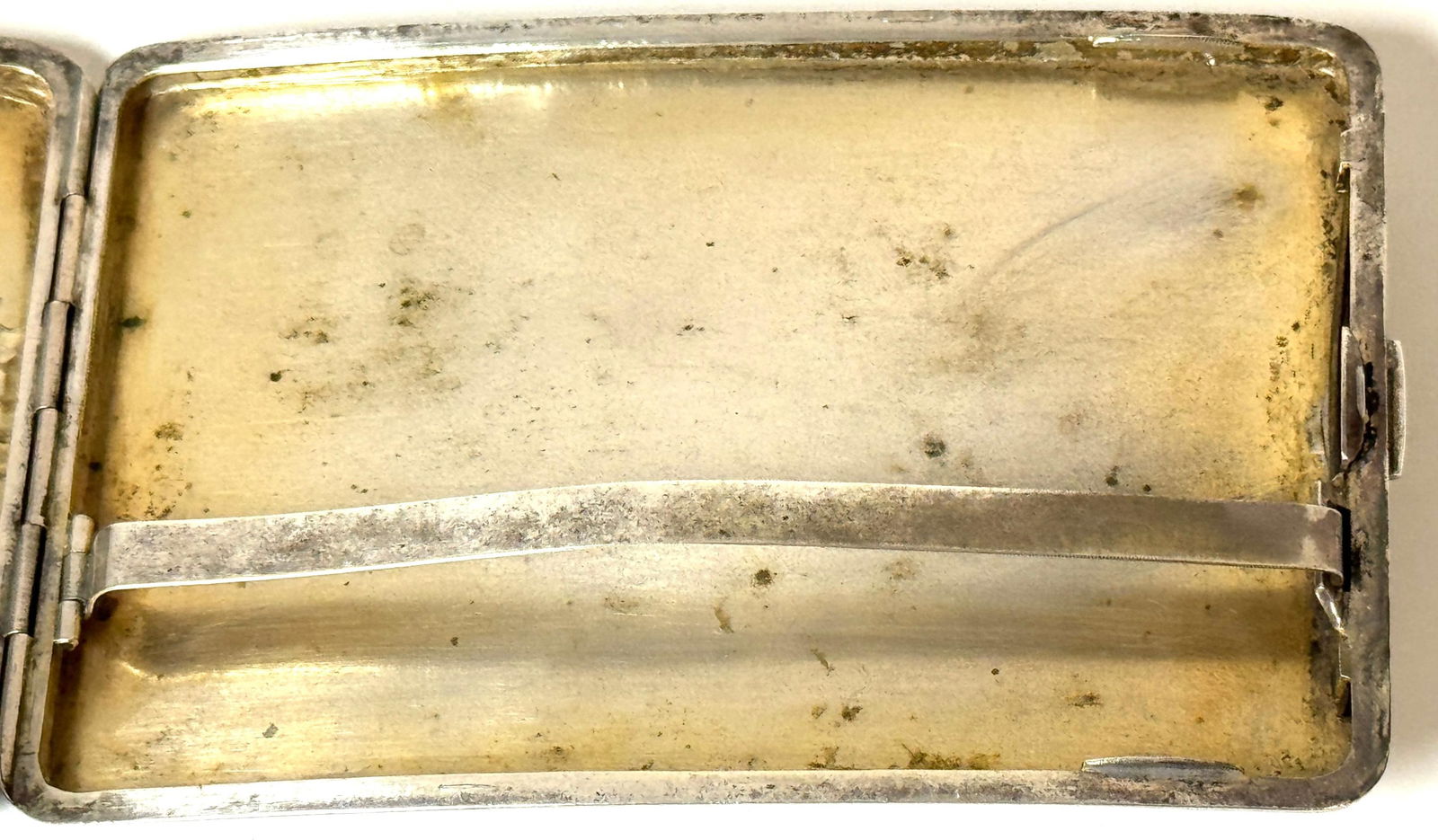 Chinese Export Silver Cigarette Case Depicting the Bund and the Angel of Peace - 7