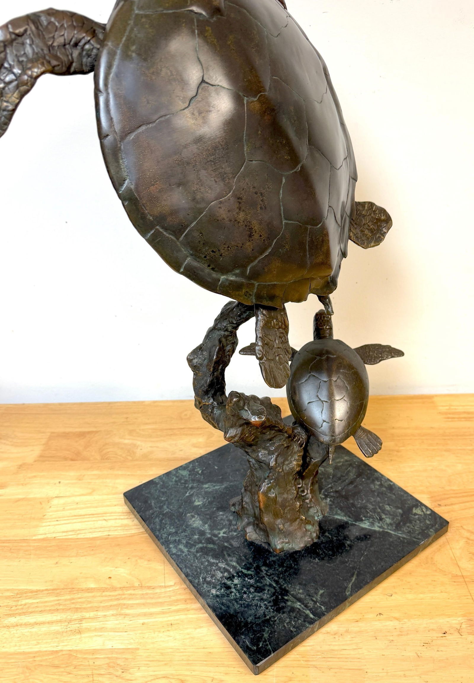 Monumental Bronze Sea Turtle Sculpture on Marble Base, Late 20th Century - 14