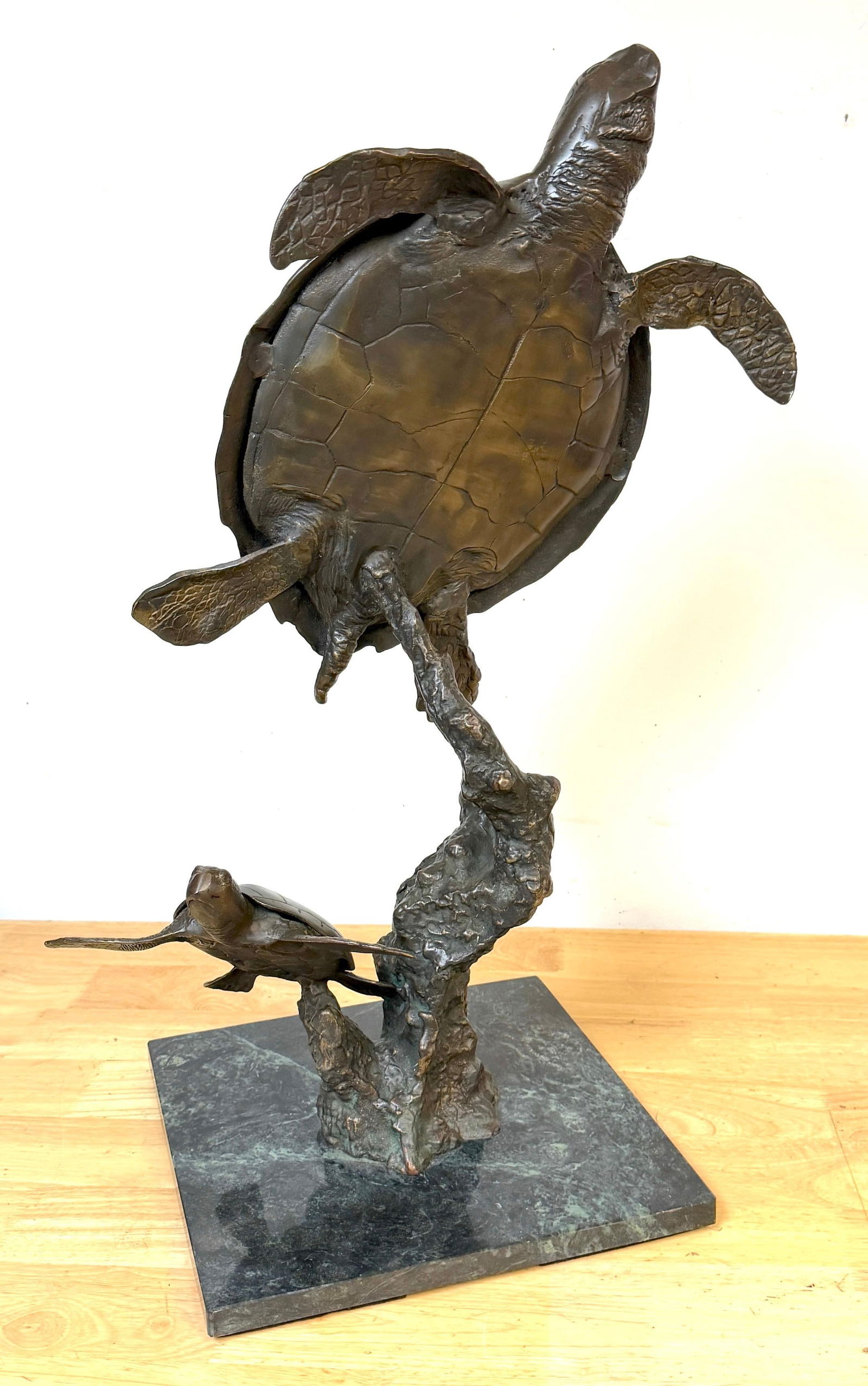 Monumental Bronze Sea Turtle Sculpture on Marble Base, Late 20th Century - 18