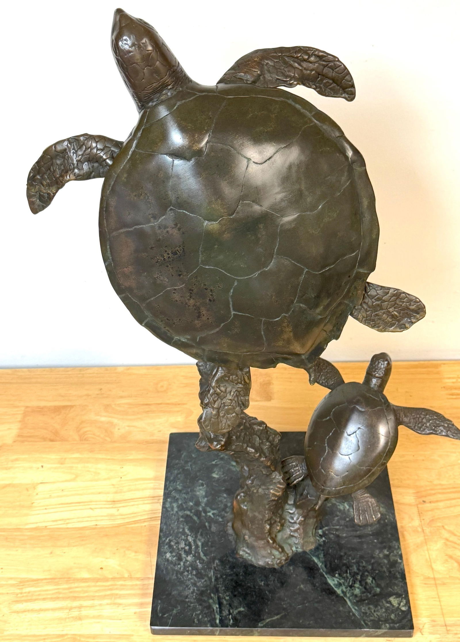 Monumental Bronze Sea Turtle Sculpture on Marble Base, Late 20th Century - 2