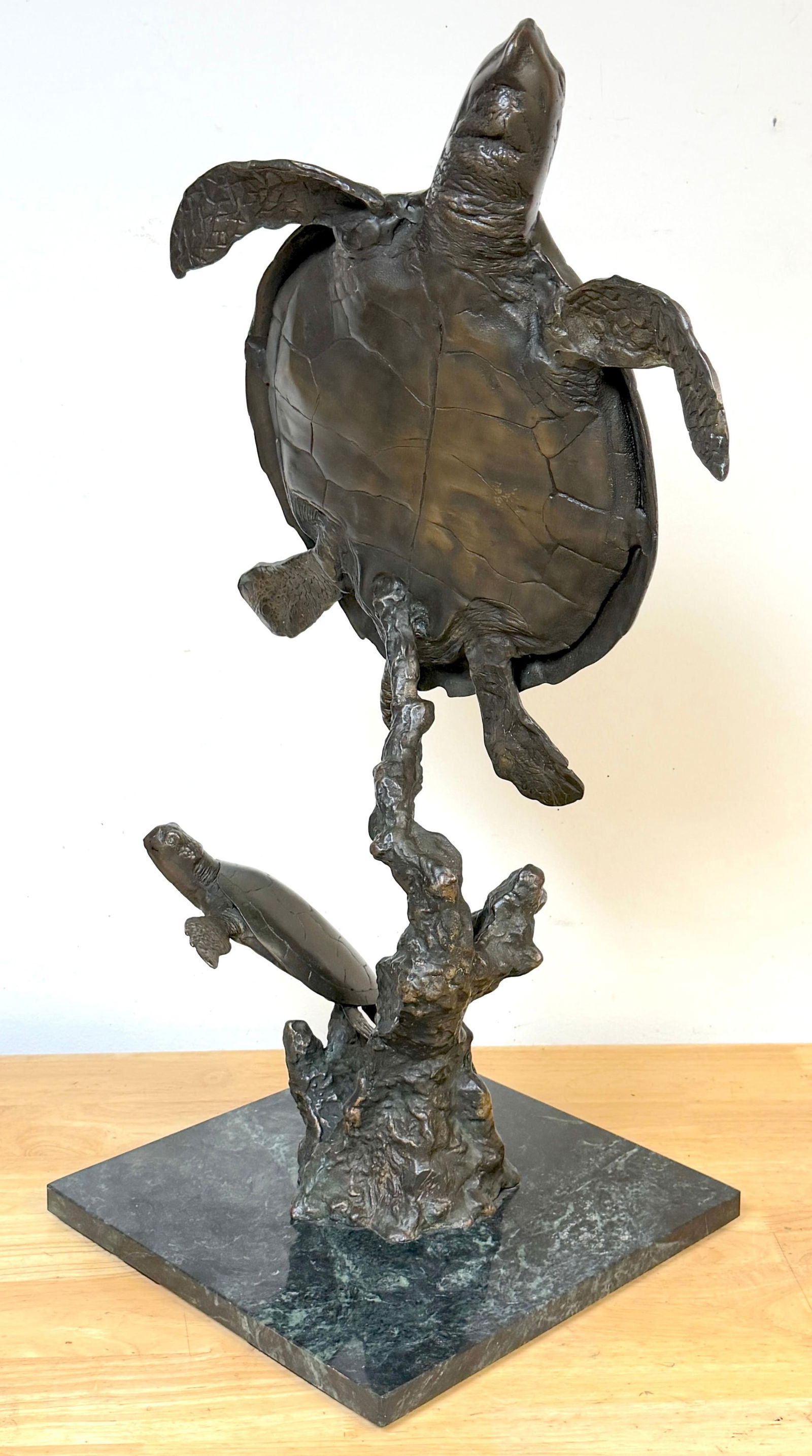 Monumental Bronze Sea Turtle Sculpture on Marble Base, Late 20th Century - 5
