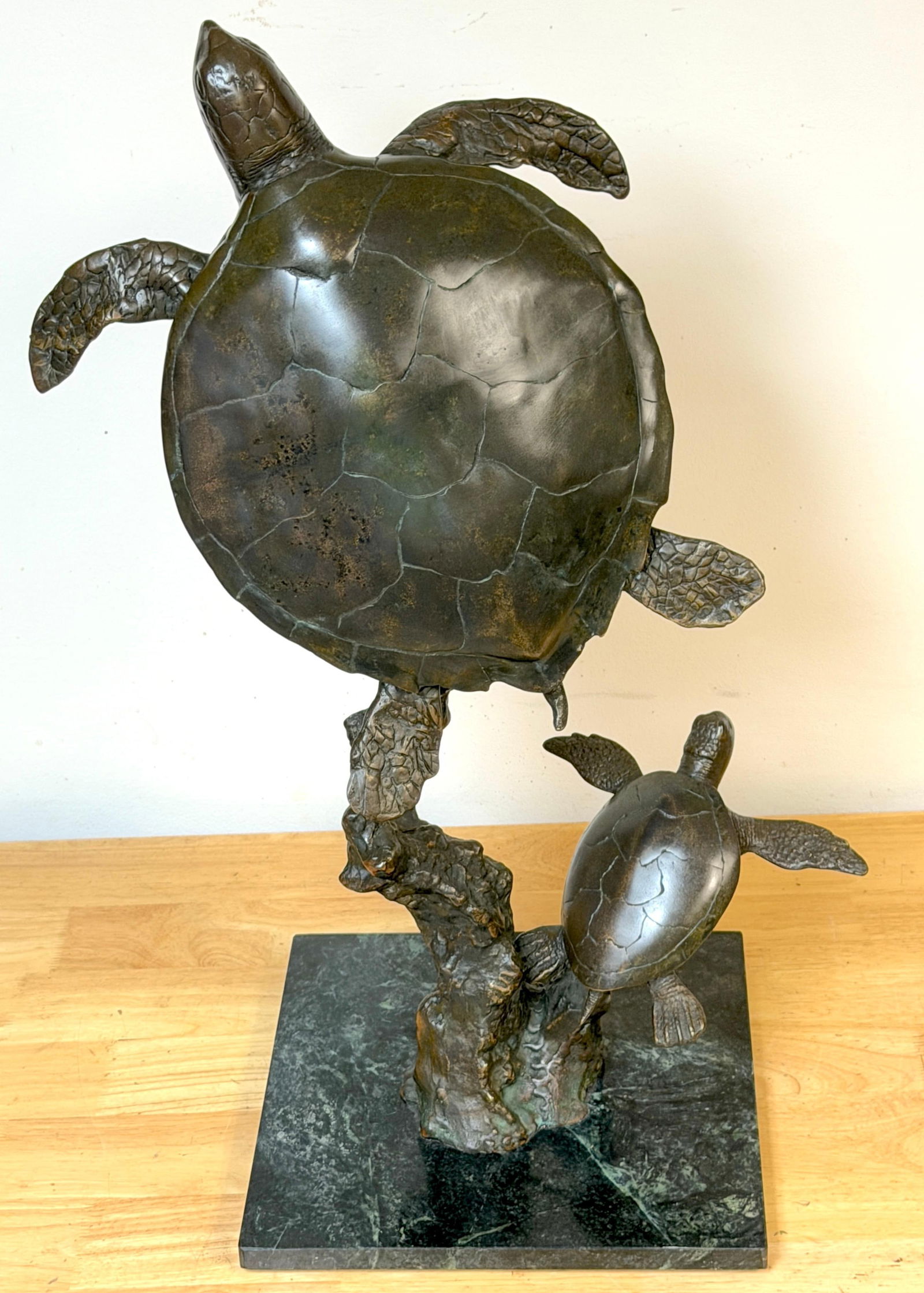 Monumental Bronze Sea Turtle Sculpture on Marble Base, Late 20th Century - 7