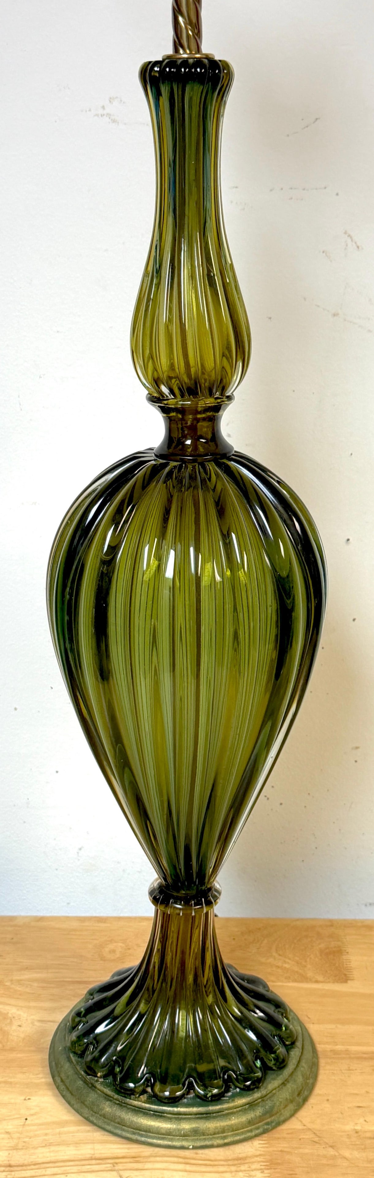 Pair of Barovier & Toso Ribbed Olive Verde Murano Glass Lamps, Circa 1955-1965 - 17