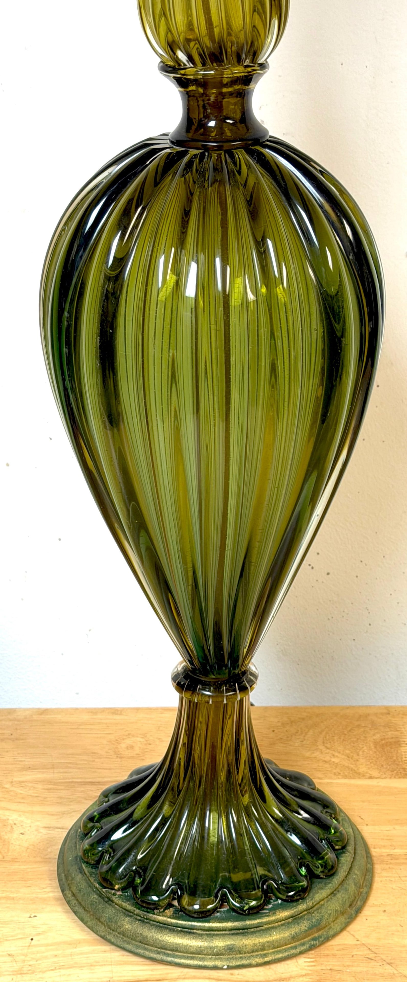 Pair of Barovier & Toso Ribbed Olive Verde Murano Glass Lamps, Circa 1955-1965 - 18