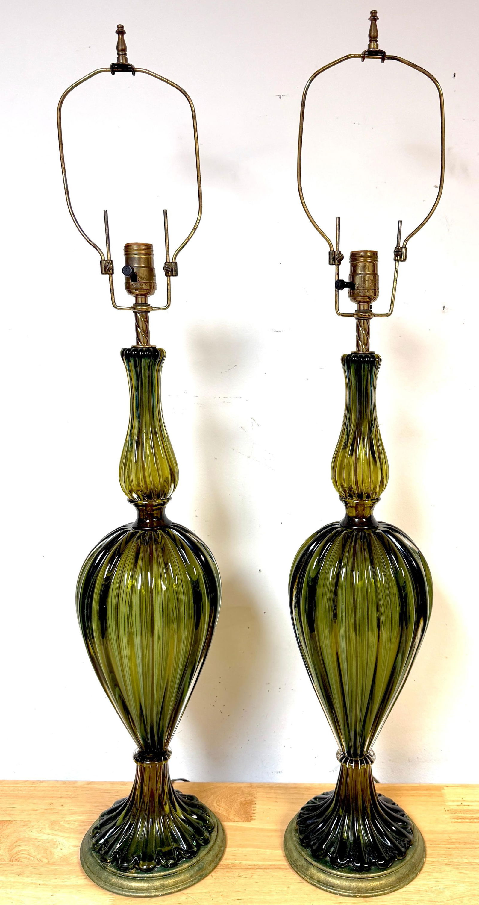 Pair of Barovier & Toso Ribbed Olive Verde Murano Glass Lamps, Circa 1955-1965 - 4