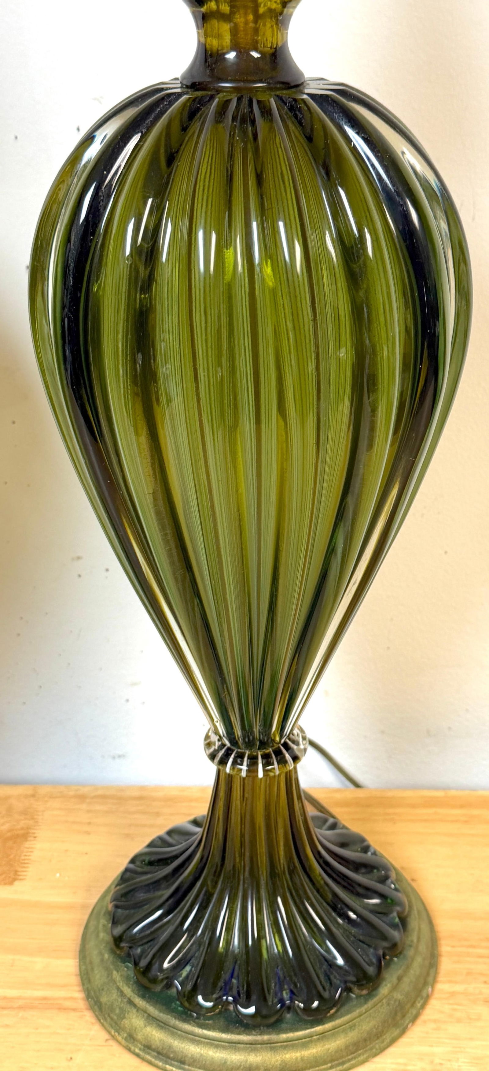 Pair of Barovier & Toso Ribbed Olive Verde Murano Glass Lamps, Circa 1955-1965 - 6