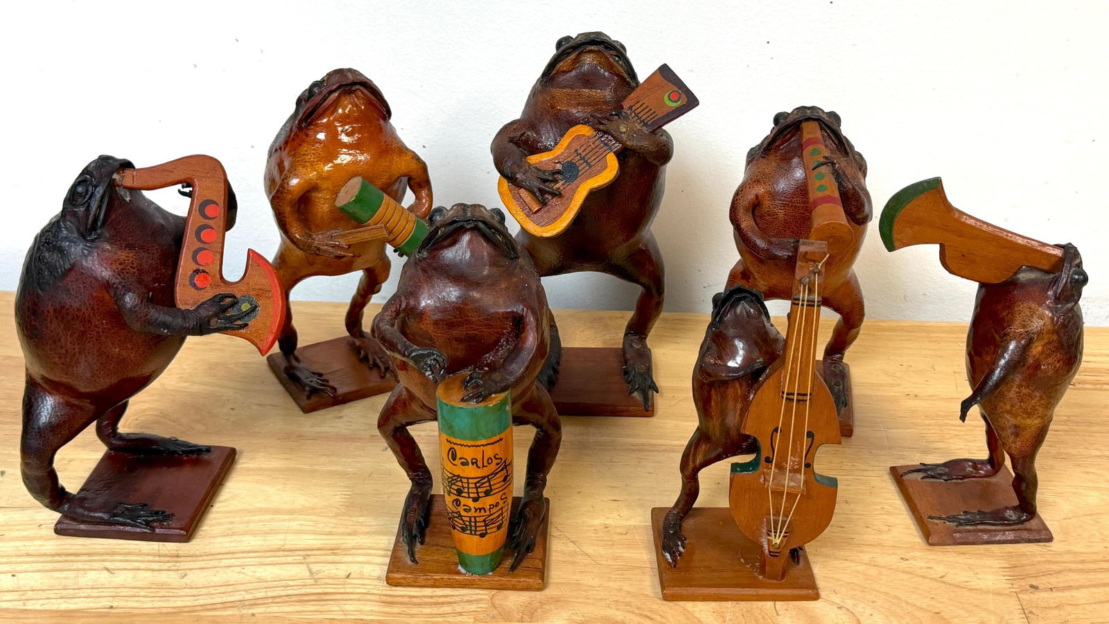 Mid-20th C. Mexican Hand-Carved Seven-Piece Frog Orchestra, with Carlos Campos - 10