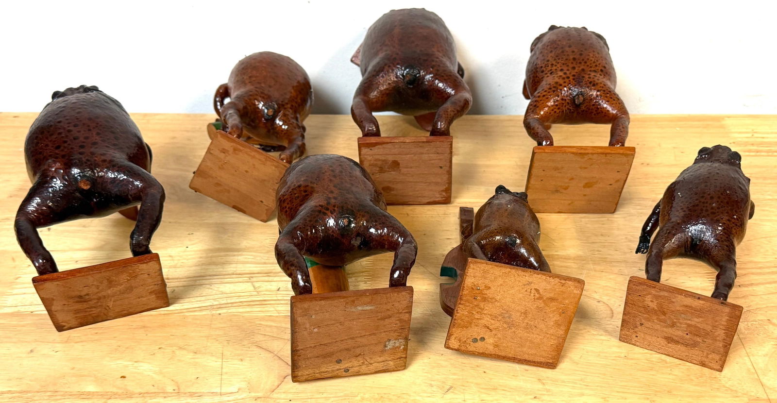 Mid-20th C. Mexican Hand-Carved Seven-Piece Frog Orchestra, with Carlos Campos - 13