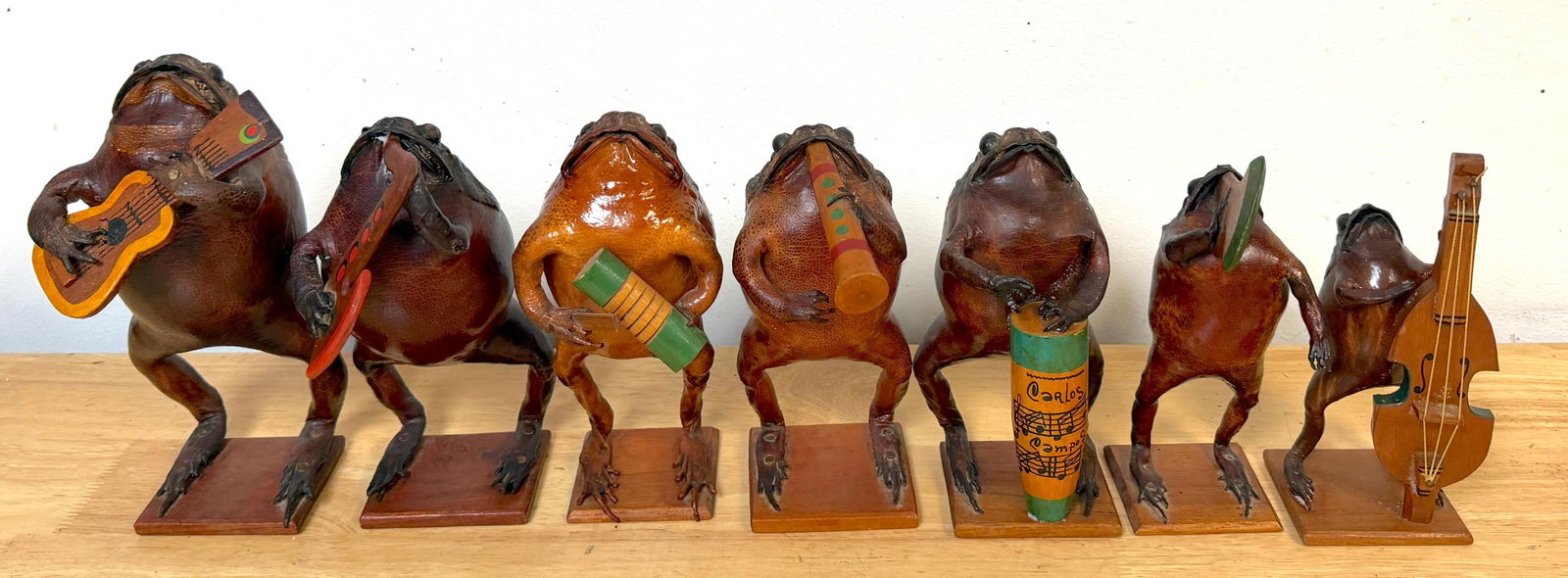 Mid-20th C. Mexican Hand-Carved Seven-Piece Frog Orchestra, with Carlos Campos - 4