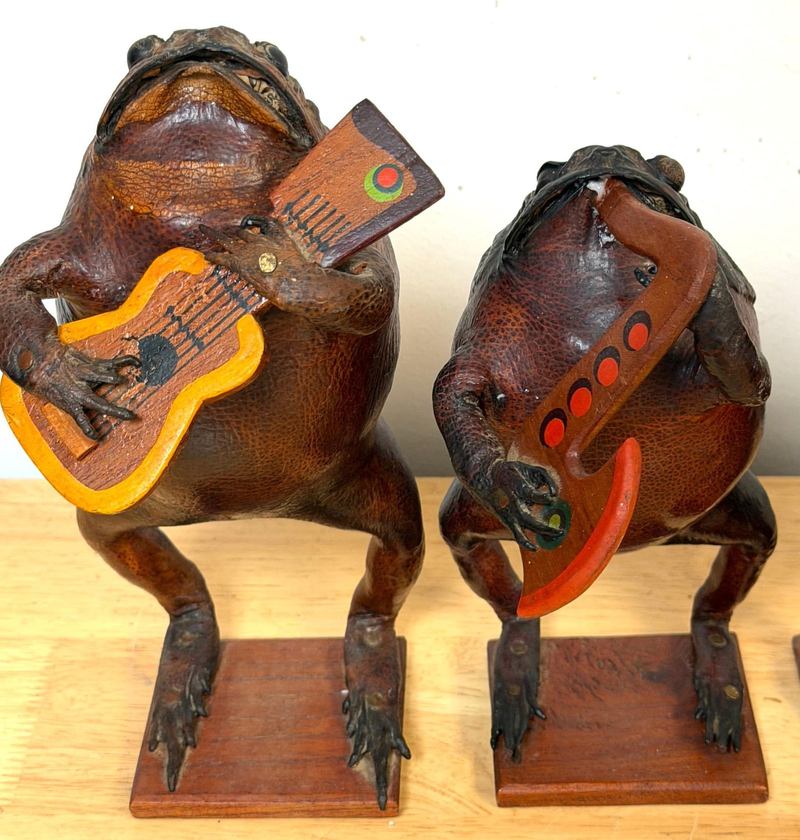 Mid-20th C. Mexican Hand-Carved Seven-Piece Frog Orchestra, with Carlos Campos - 5