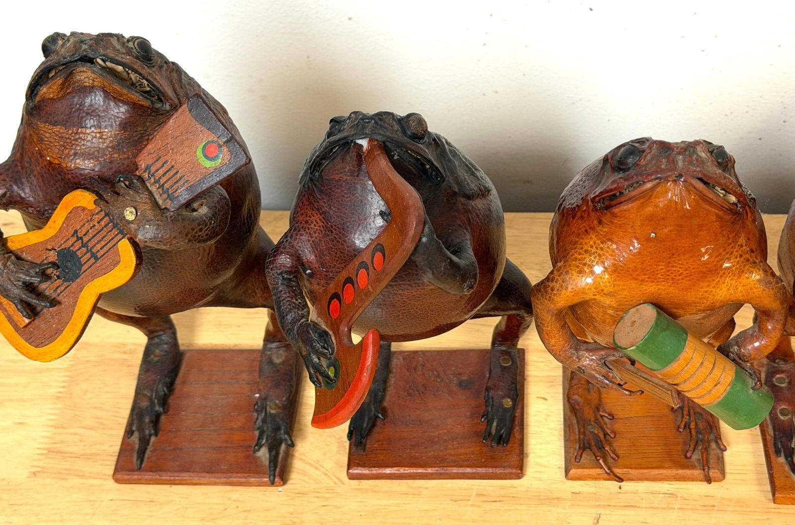 Mid-20th C. Mexican Hand-Carved Seven-Piece Frog Orchestra, with Carlos Campos - 8