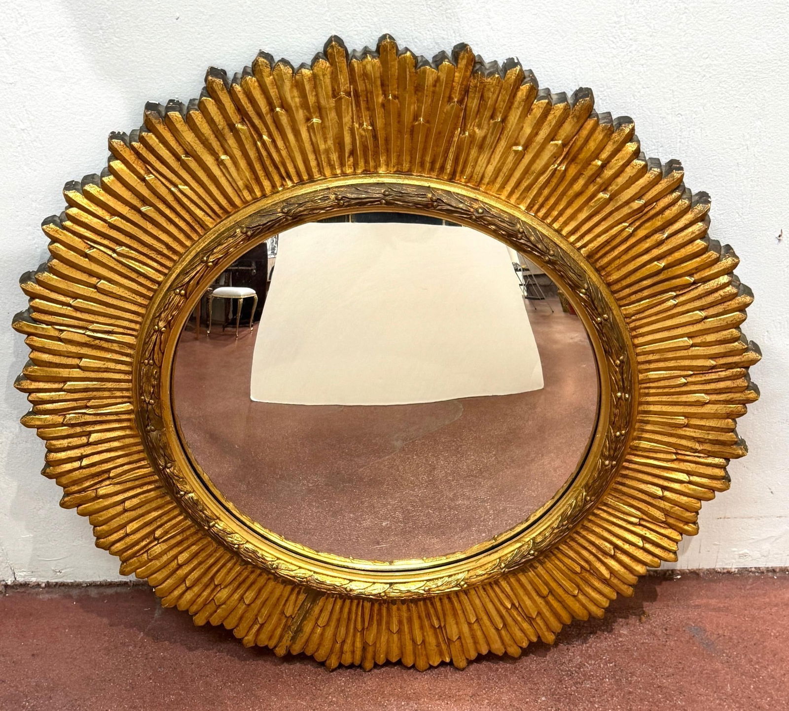 Mid-Century Italian Carved Giltwood Sunburst Mirror with Convex Glass, C. 1950s - 5