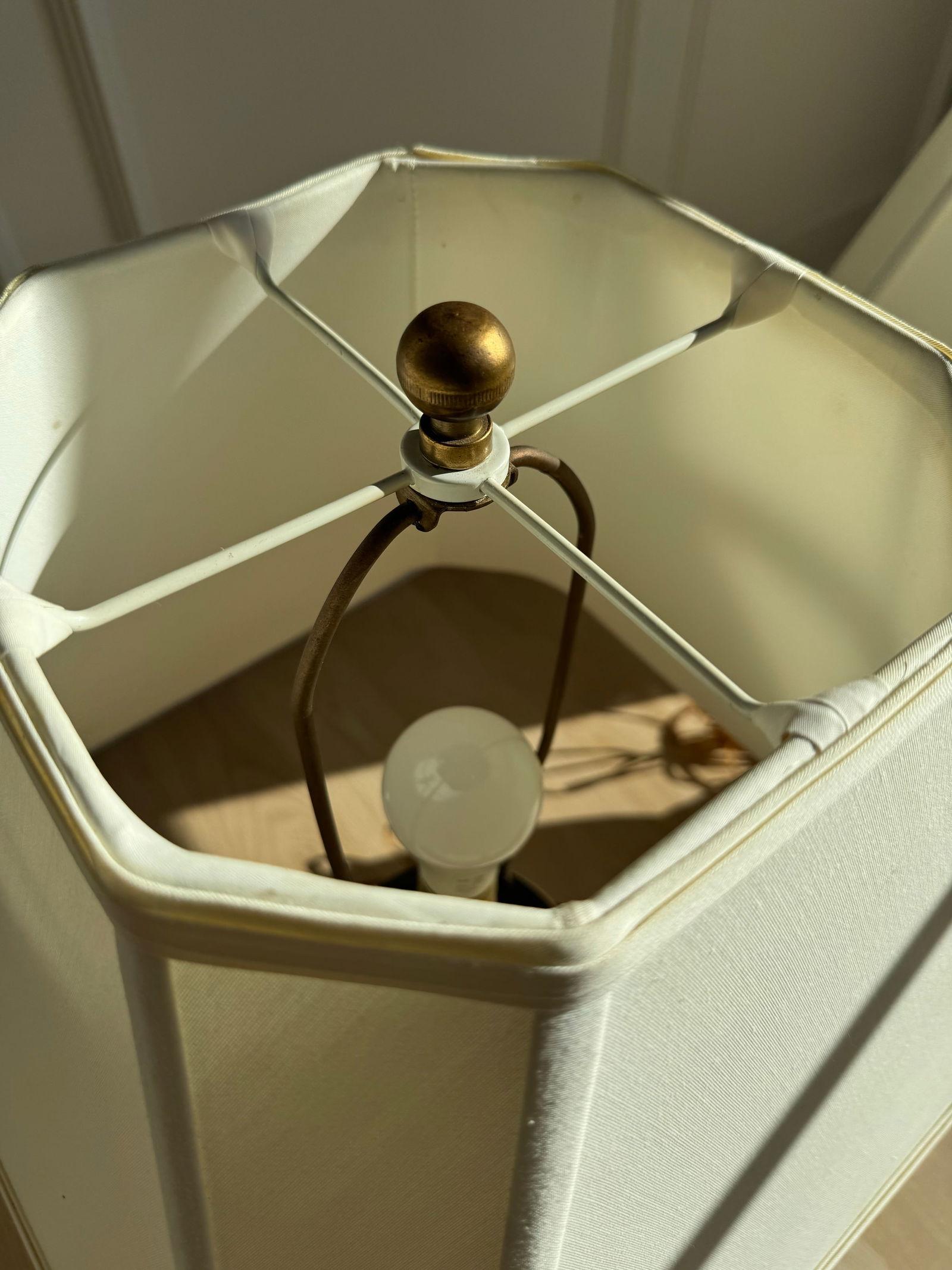 Pair of Frederick Cooper Hand-Painted Porcelain Ginger Jar Table Lamps, C. 1970s - 3