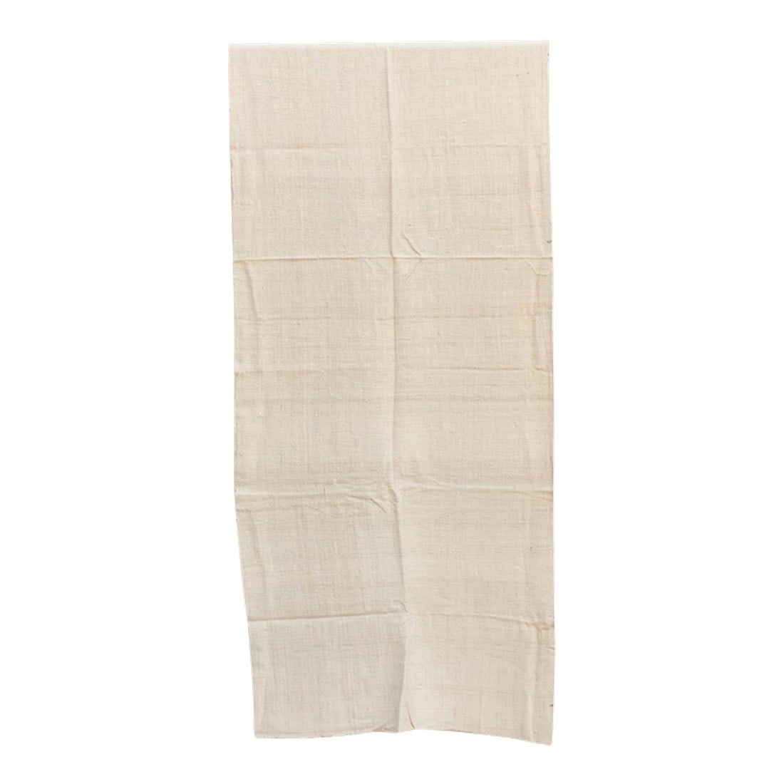 Organic Peace Silk Throw, Raw Undyed Natural: The purest expression of the material itself. These throws are crafted from Undyed or Lightly Tinted Eri Silk, celebrating the raw, organic beauty of the fiber. Without heavy dyes to mask it, the hand