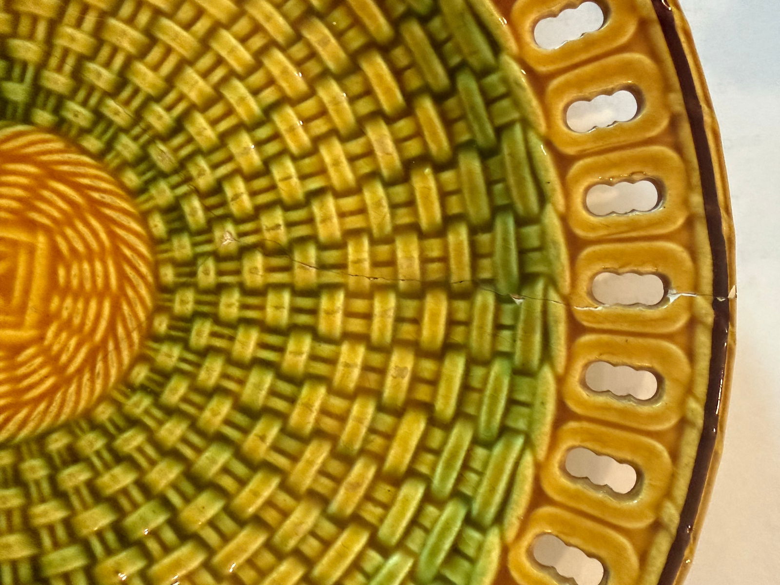 Antique 19th Century English Majolica Basketweave Dessert Service by Wittman & Roth, London - 10