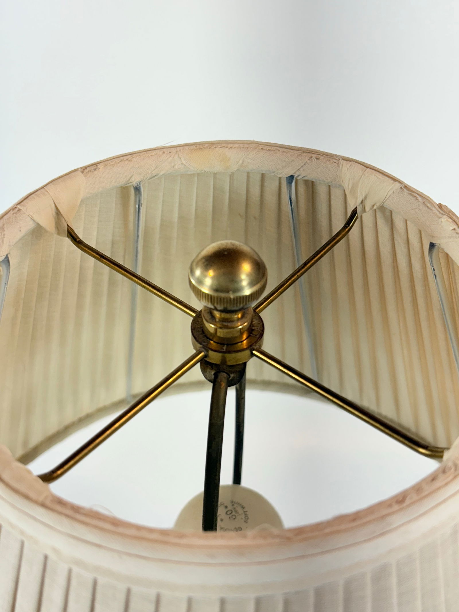 Vintage Frederick Cooper Hand Painted Floral Chinoiserie Lamp, With: Original F. C. Shade. - 10