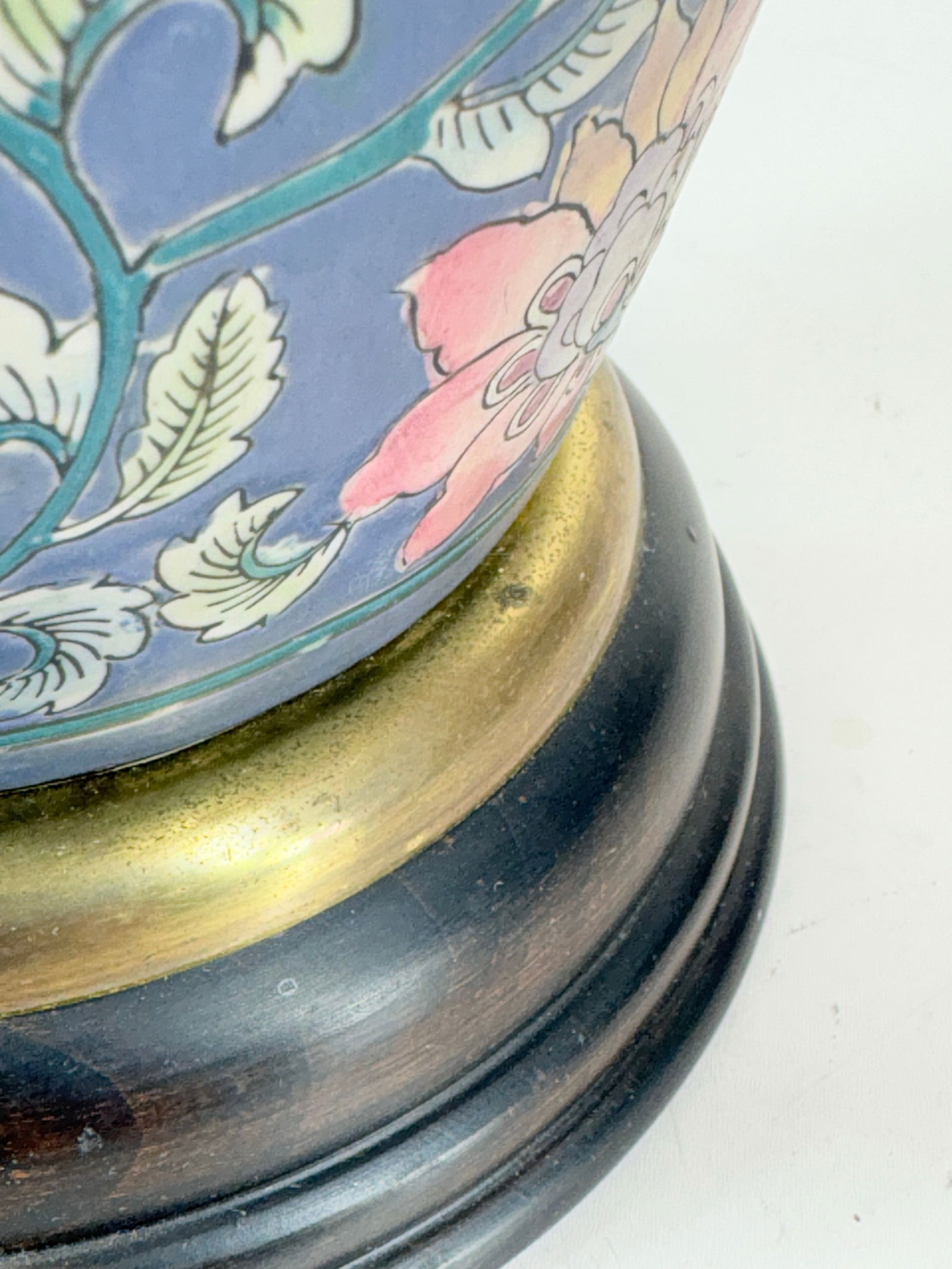 Vintage Frederick Cooper Hand Painted Floral Chinoiserie Lamp, With: Original F. C. Shade. - 5