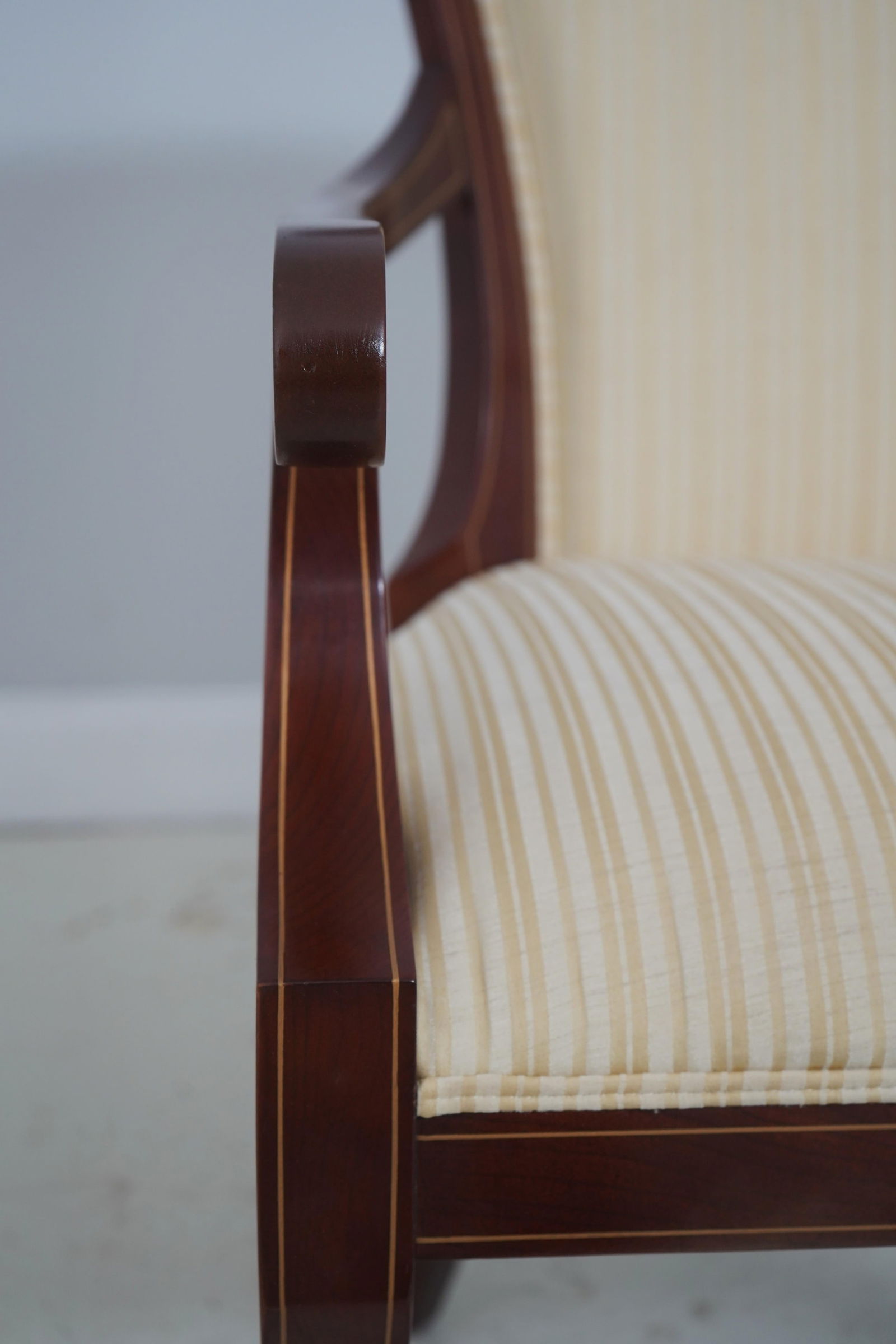 Set of 8 John Widdicomb Neoclassical Klismos Dining Room Chairs - 8