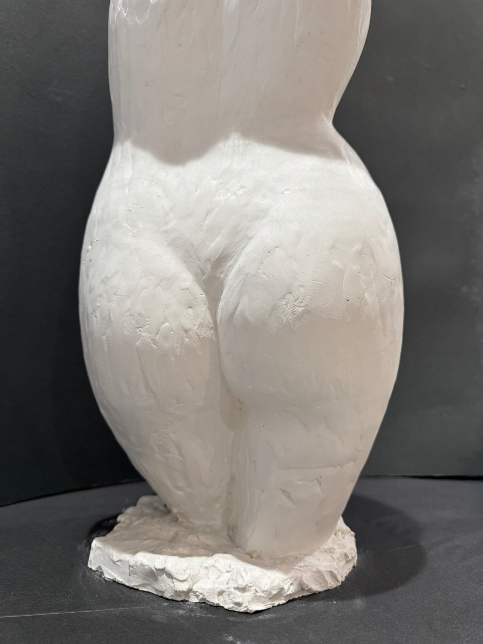 Mid 20th Century Larry Mohr Signed Figurative Sculpture – Plaster Modern Abstract Nude - 10