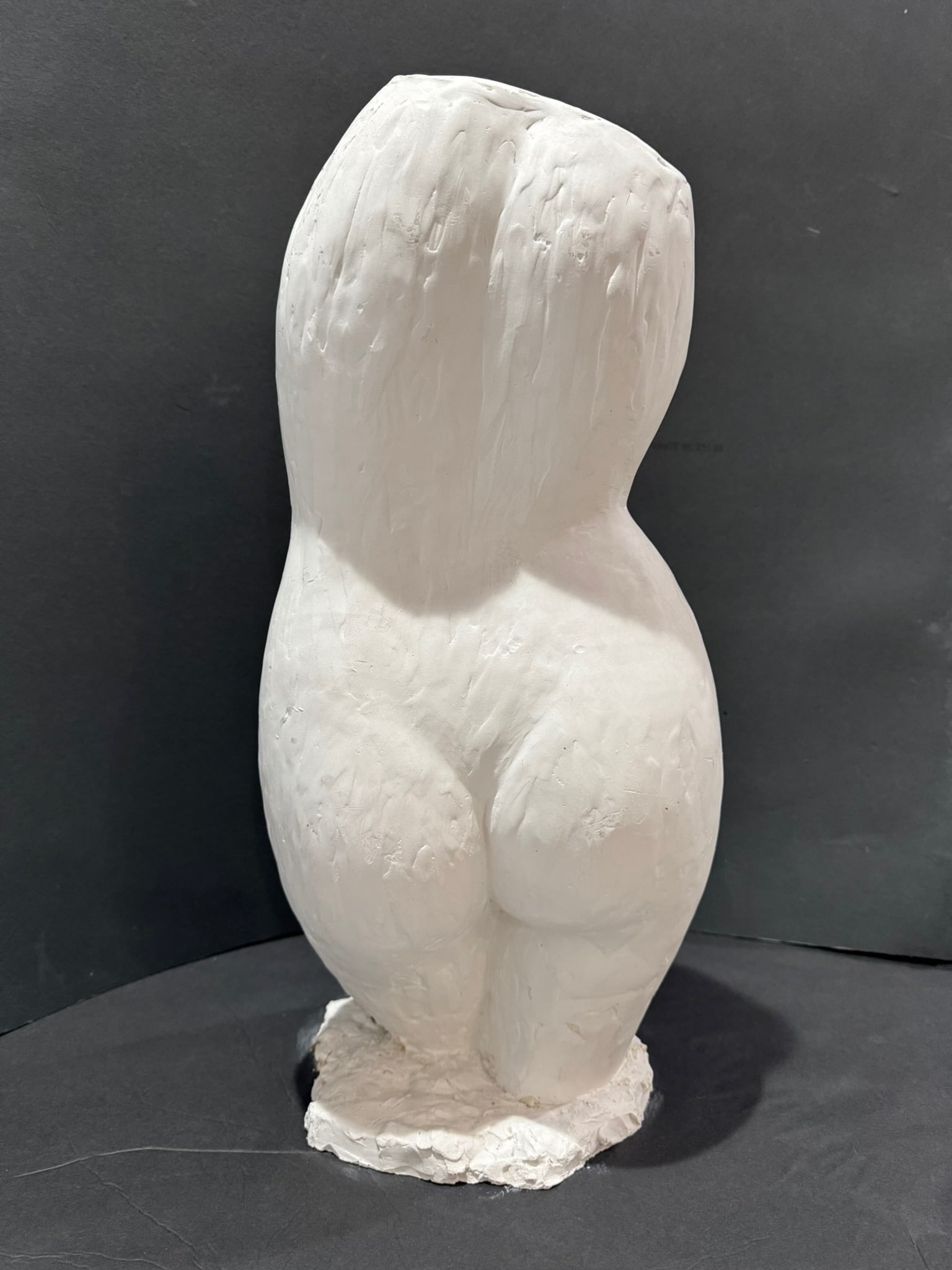 Mid 20th Century Larry Mohr Signed Figurative Sculpture – Plaster Modern Abstract Nude - 5
