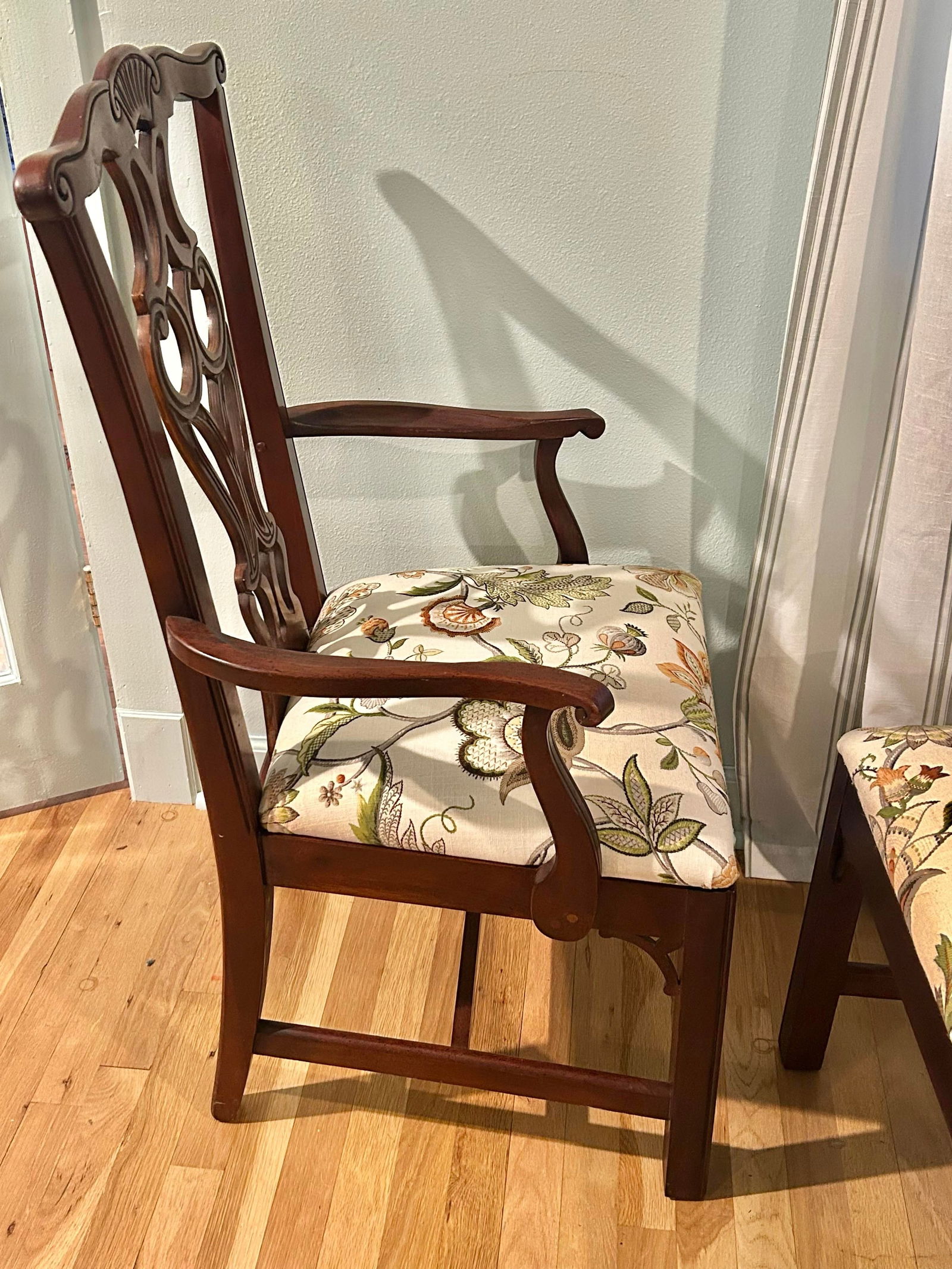 Vintage Thomasville Chippendale Side Chairs With Botanical Linen Upholstery - A Pair - 6