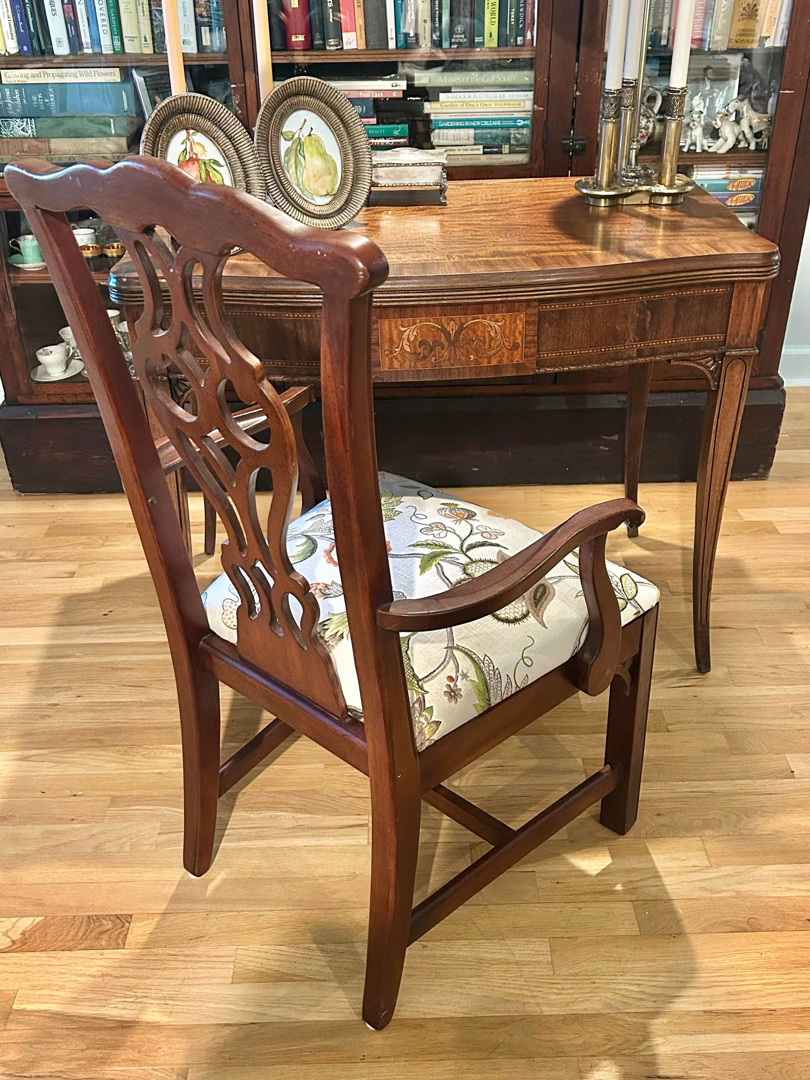 Vintage Thomasville Chippendale Side Chairs With Botanical Linen Upholstery - A Pair - 7