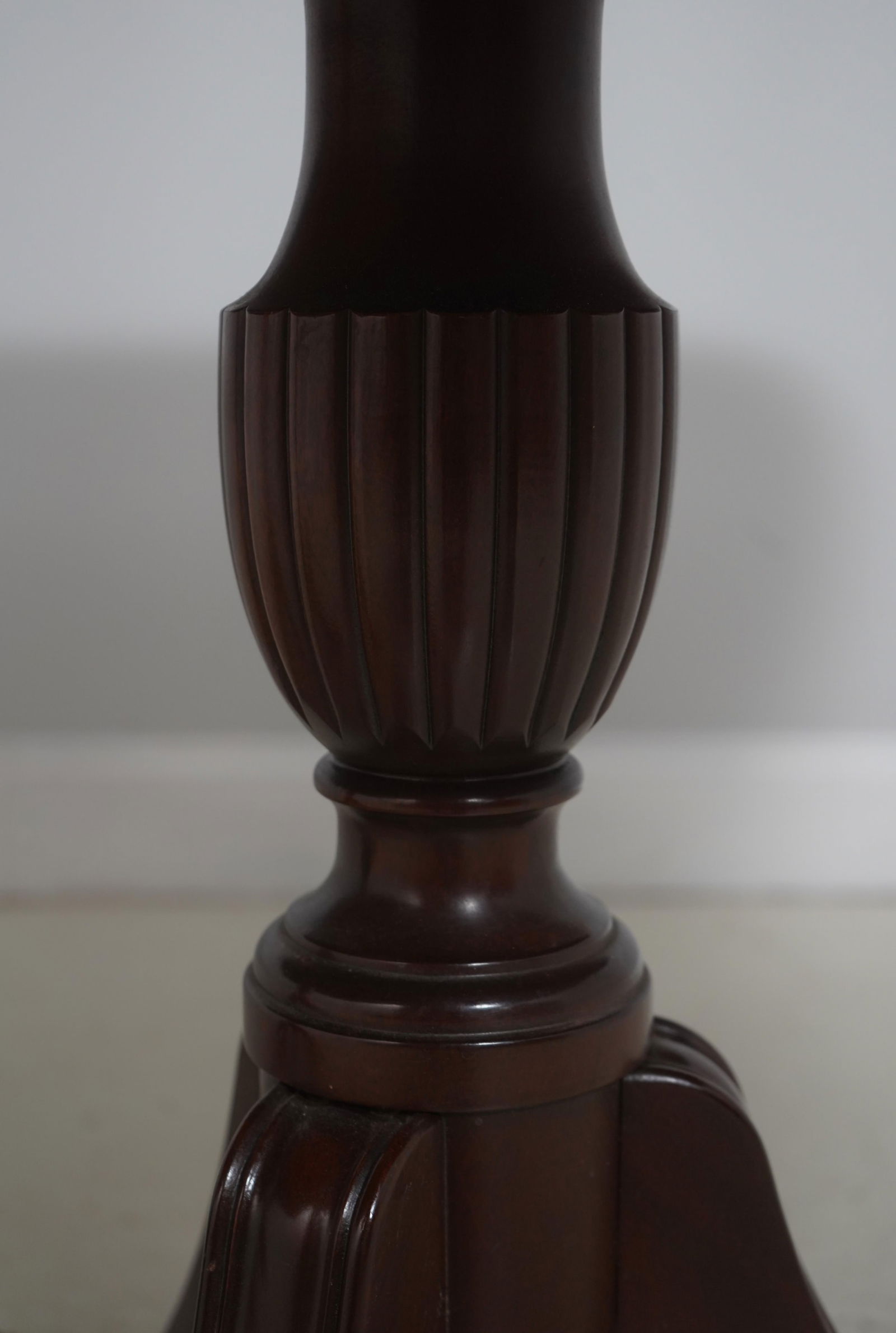 Stickley Mahogany Banded Dining Room Table - 15