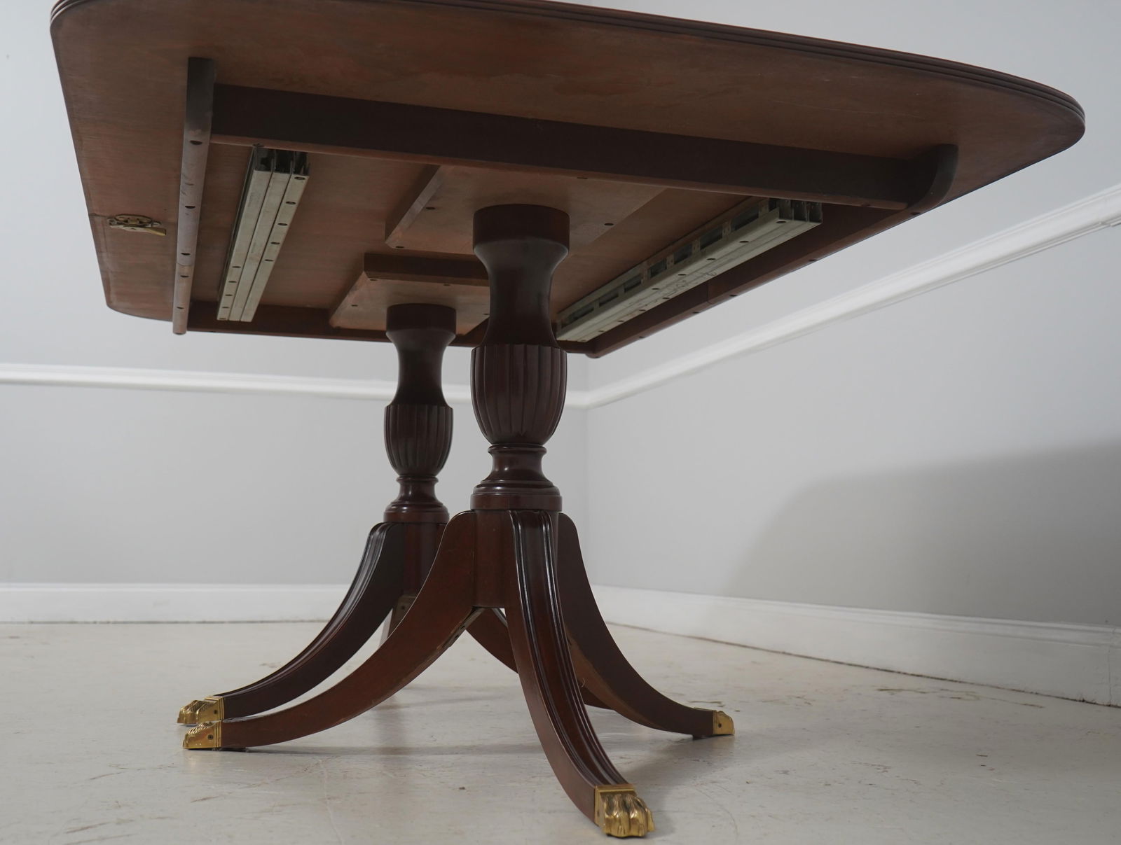 Stickley Mahogany Banded Dining Room Table - 7