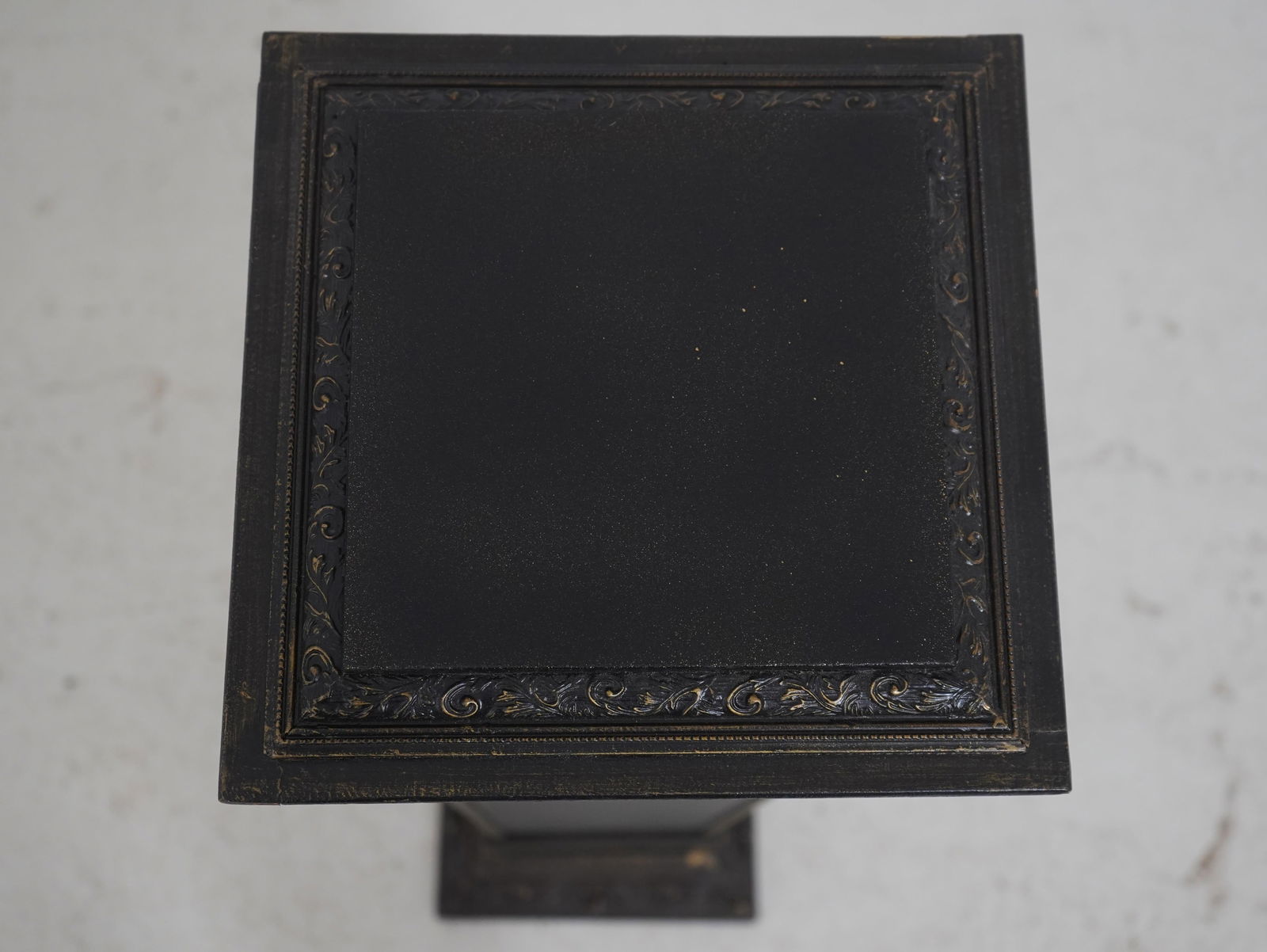 Pair of Decorative Display Pedestal Plant Stands - 4